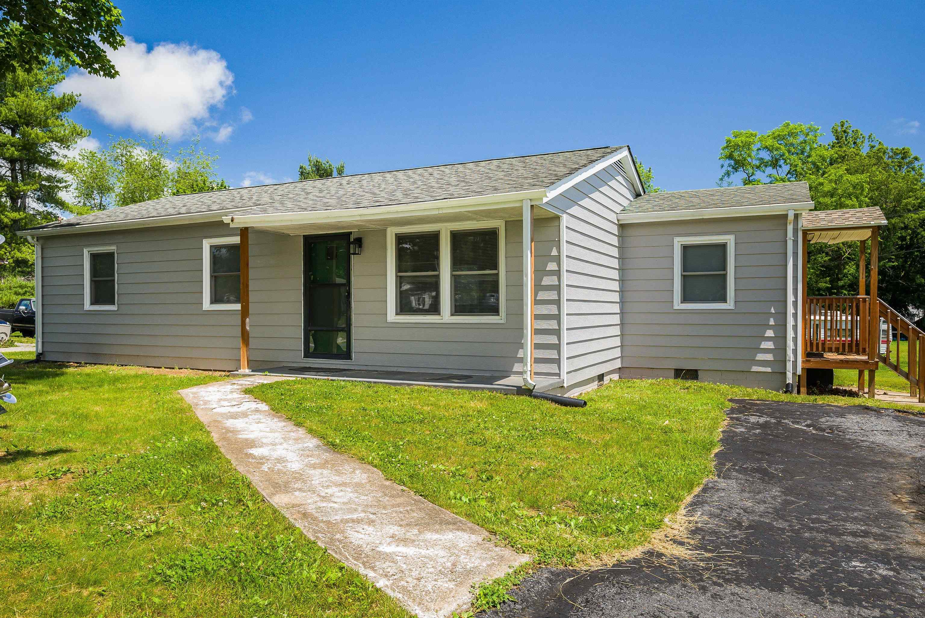 29 CRAWFORD DR, CHURCHVILLE, Virginia 24421, 3 Bedrooms Bedrooms, ,1 BathroomBathrooms,Residential,29 CRAWFORD DR,665593 MLS # 665593