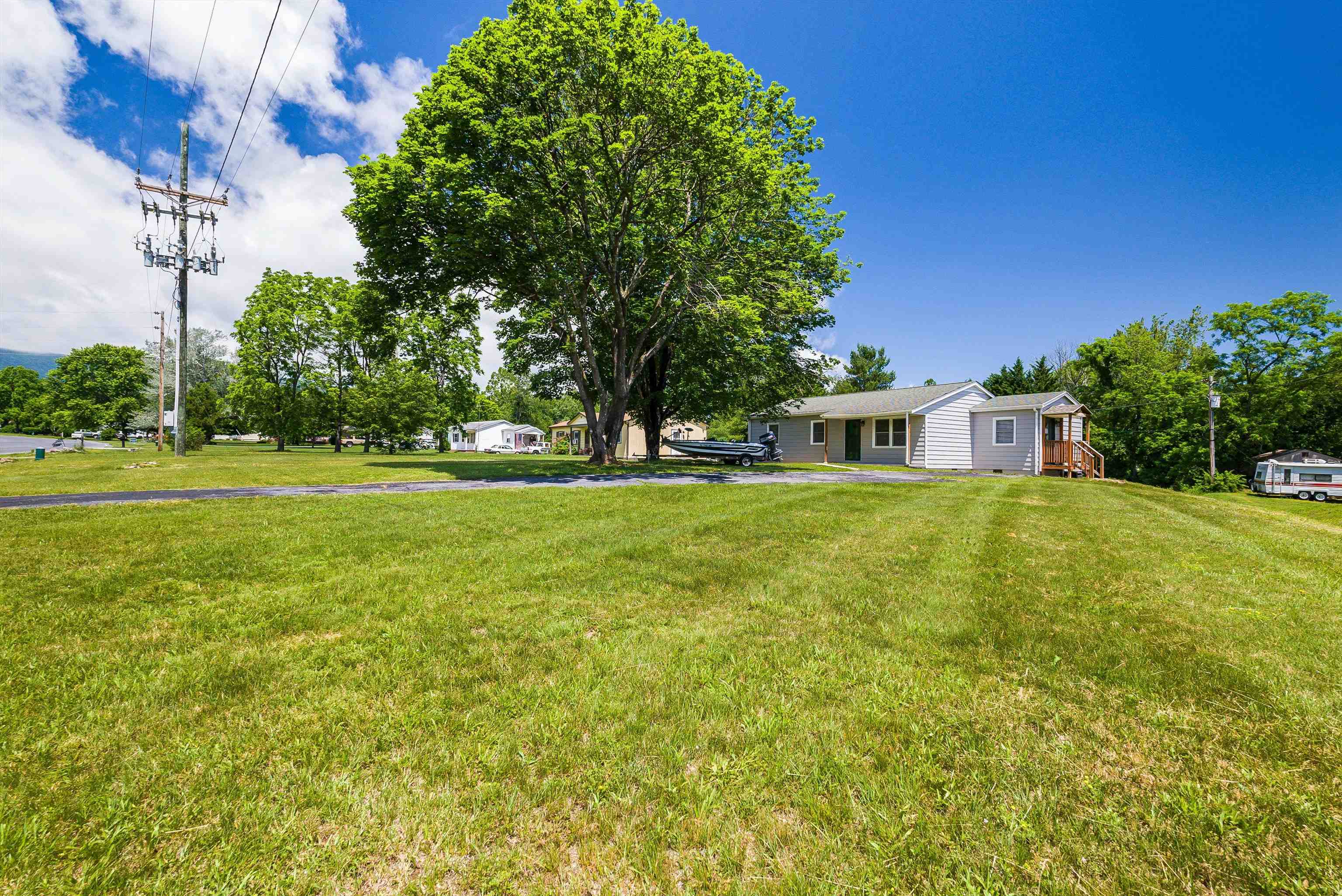 29 CRAWFORD DR, CHURCHVILLE, Virginia 24421, 3 Bedrooms Bedrooms, ,1 BathroomBathrooms,Residential,29 CRAWFORD DR,665593 MLS # 665593