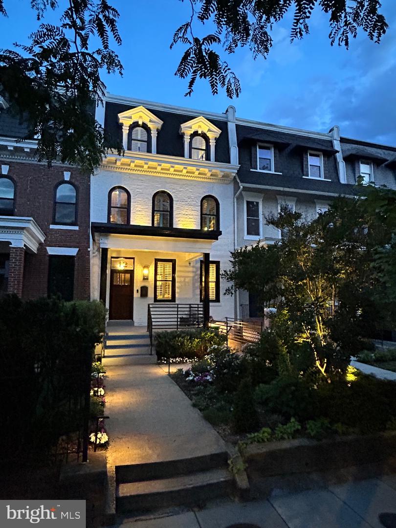 42 BRYANT ST NW, WASHINGTON, District Of Columbia 20001, 6 Bedrooms Bedrooms, ,4 BathroomsBathrooms,Residential,For sale,42 BRYANT ST NW,DCDC2201130 MLS # DCDC2201130