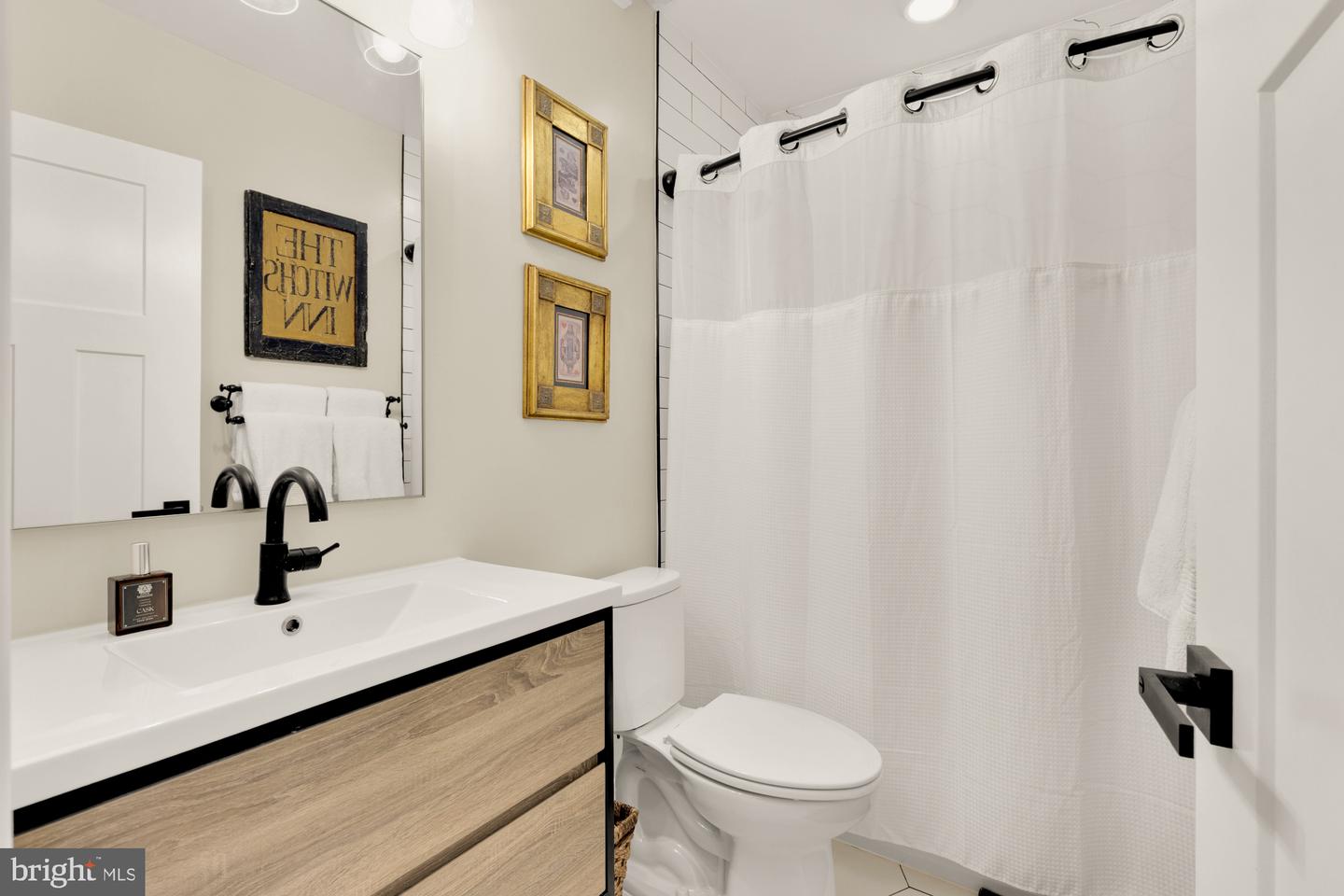42 BRYANT ST NW, WASHINGTON, District Of Columbia 20001, 6 Bedrooms Bedrooms, ,4 BathroomsBathrooms,Residential,For sale,42 BRYANT ST NW,DCDC2201130 MLS # DCDC2201130