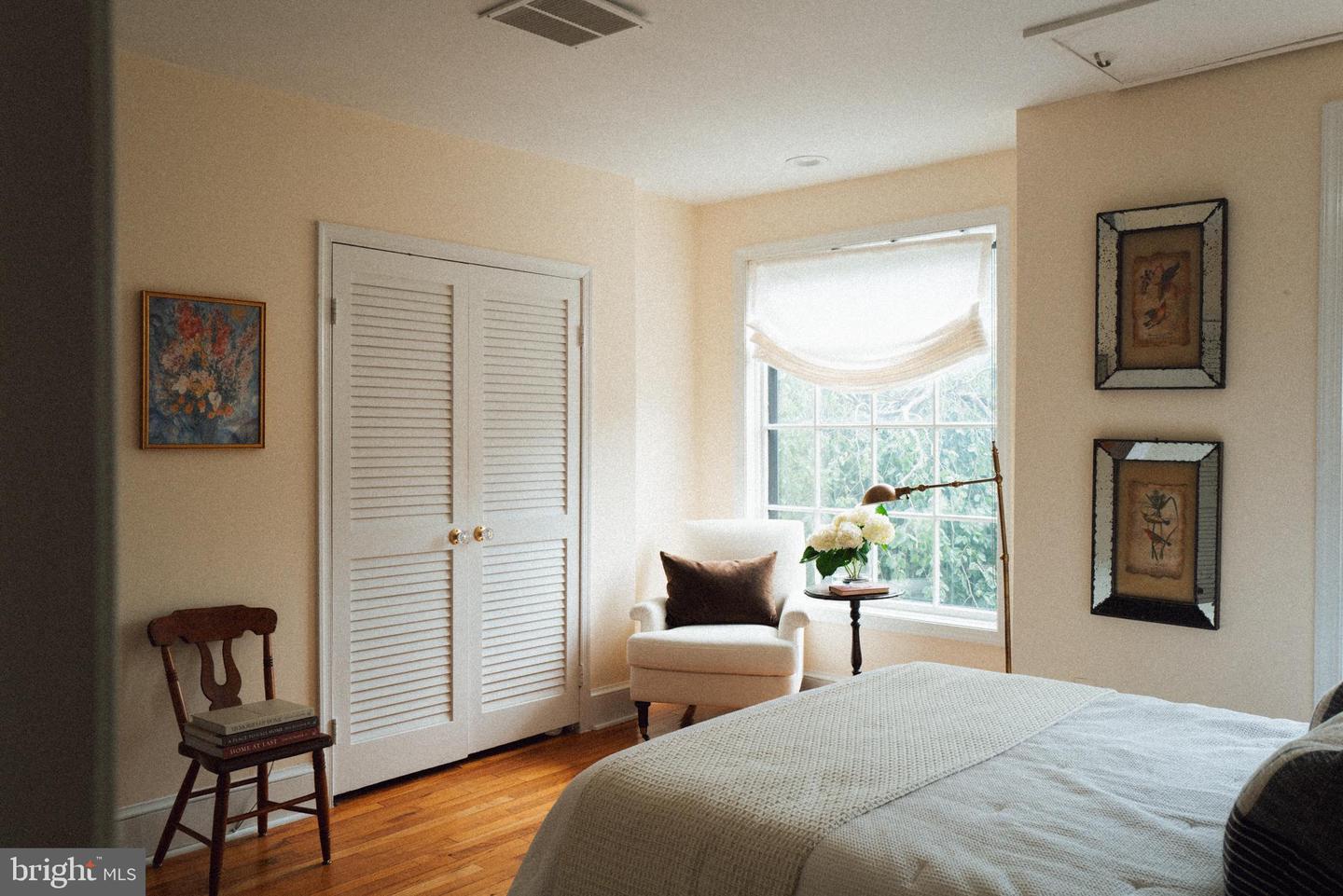 708 9TH ST SE, WASHINGTON, District Of Columbia 20003, 3 Bedrooms Bedrooms, ,2 BathroomsBathrooms,Residential,For sale,708 9TH ST SE,DCDC2204890 MLS # DCDC2204890