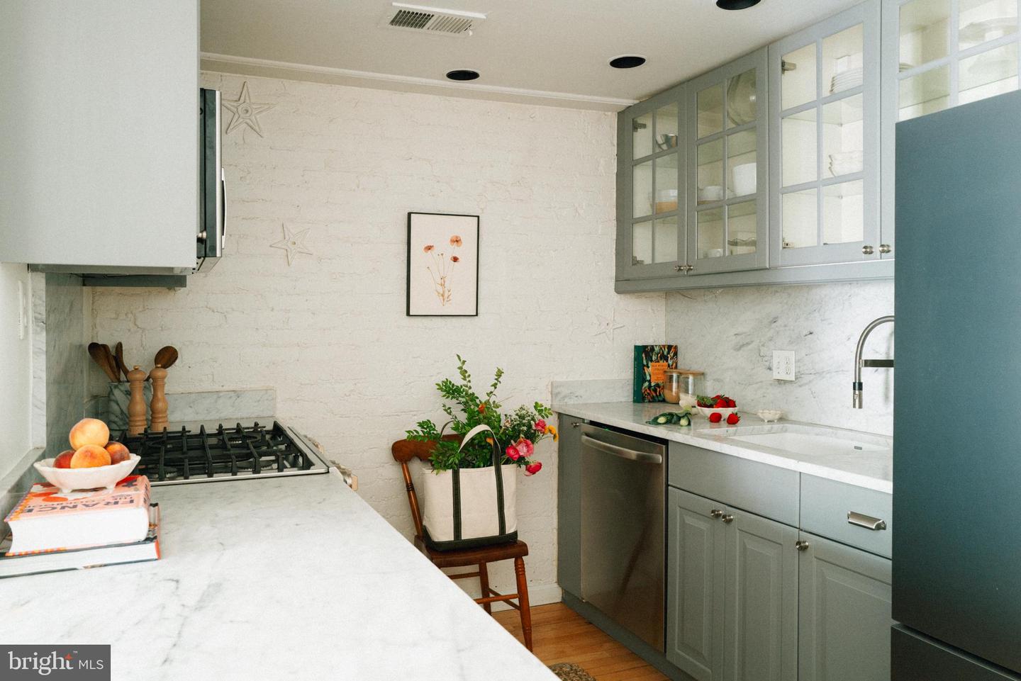 708 9TH ST SE, WASHINGTON, District Of Columbia 20003, 3 Bedrooms Bedrooms, ,2 BathroomsBathrooms,Residential,For sale,708 9TH ST SE,DCDC2204890 MLS # DCDC2204890