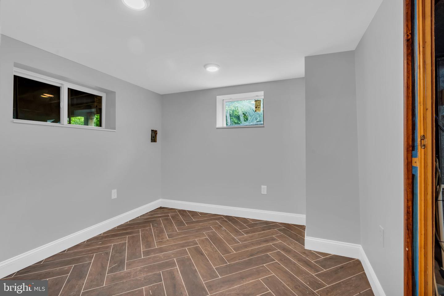 6809 BRADDOCK RD, SPRINGFIELD, Virginia 22151, 4 Bedrooms Bedrooms, ,3 BathroomsBathrooms,Residential,For sale,6809 BRADDOCK RD,VAFX2246620 MLS # VAFX2246620