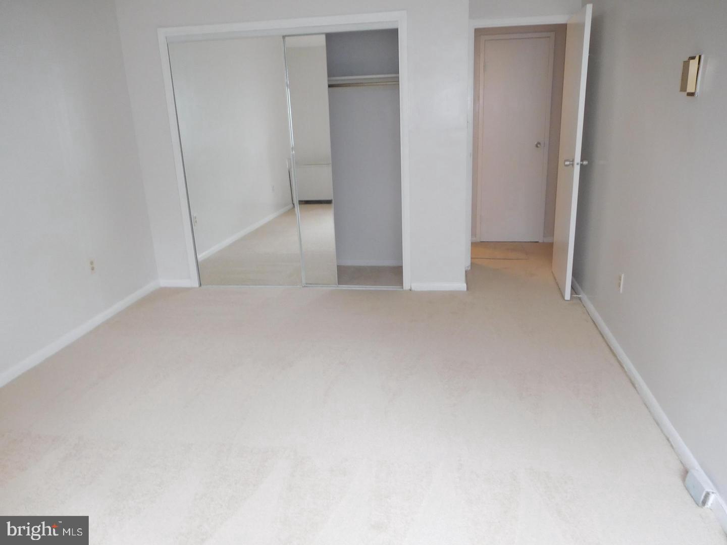 4390 LORCOM LN #512, ARLINGTON, Virginia 22207, 1 Bedroom Bedrooms, ,1 BathroomBathrooms,Residential,For sale,4390 LORCOM LN #512,VAAR2058998 MLS # VAAR2058998