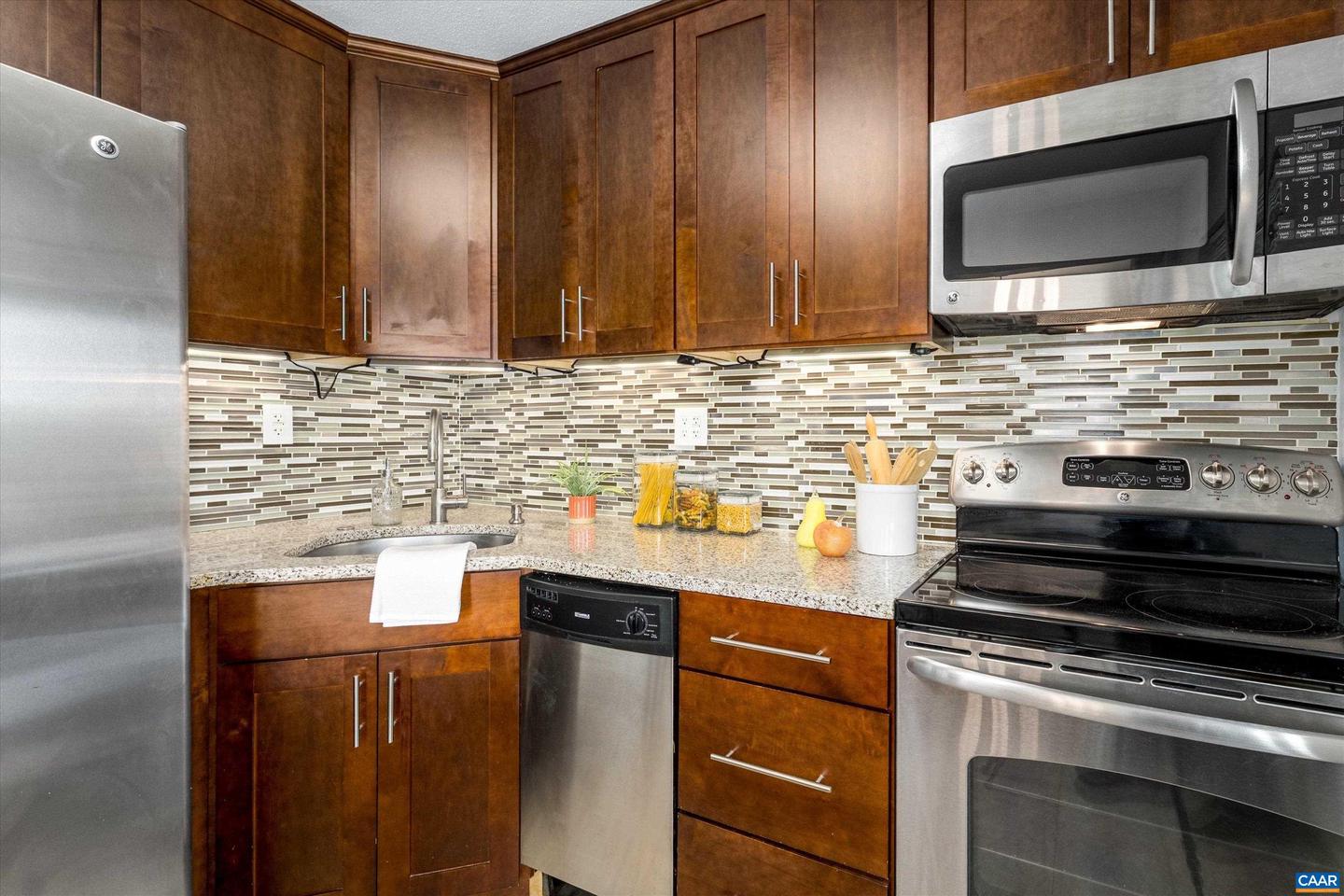 11 SPRING CT, CHARLOTTESVILLE, Virginia 22901, 2 Bedrooms Bedrooms, ,1 BathroomBathrooms,Residential,For sale,11 SPRING CT,665577 MLS # 665577