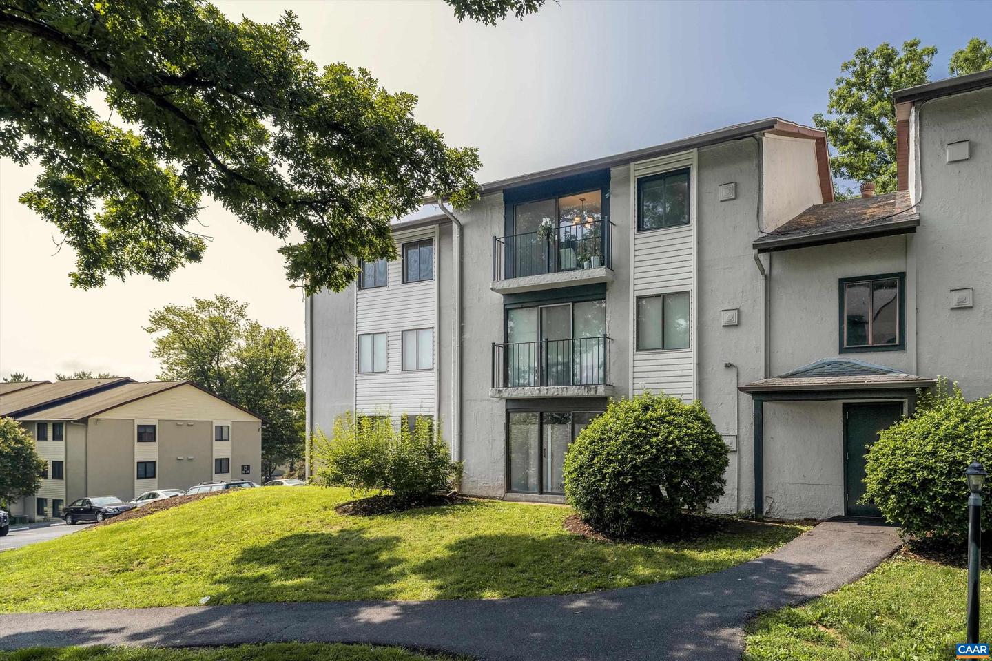 11 SPRING CT, CHARLOTTESVILLE, Virginia 22901, 2 Bedrooms Bedrooms, ,1 BathroomBathrooms,Residential,For sale,11 SPRING CT,665577 MLS # 665577