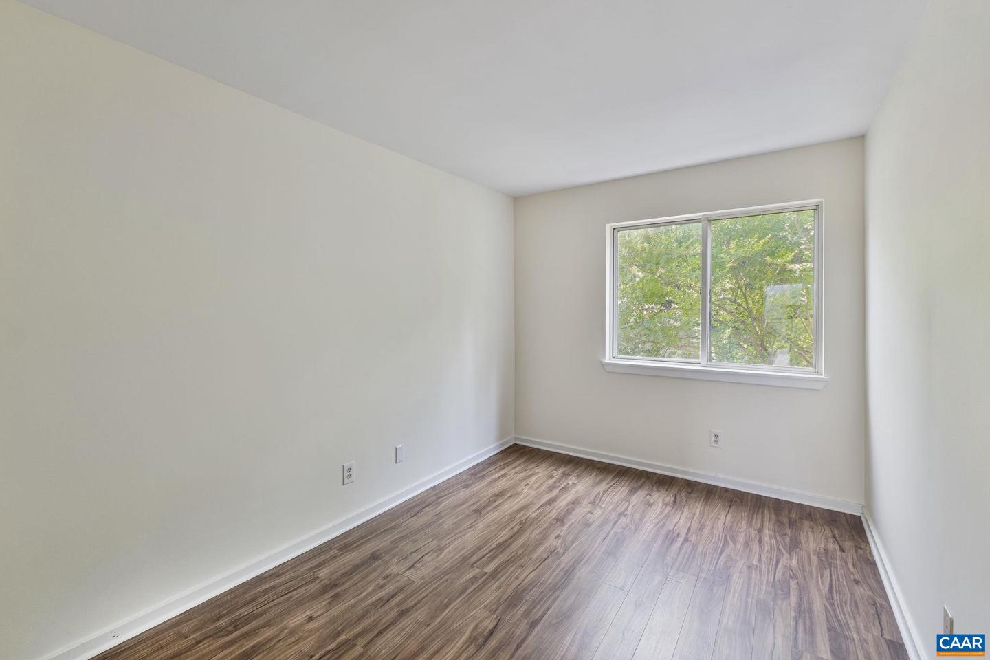 1612 F MONTICELLO AVE, CHARLOTTESVILLE, Virginia 22902, 2 Bedrooms Bedrooms, ,2 BathroomsBathrooms,Residential,For sale,1612 F MONTICELLO AVE,665581 MLS # 665581