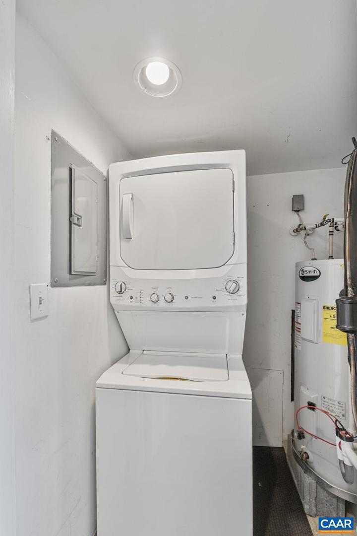 1612 F MONTICELLO AVE, CHARLOTTESVILLE, Virginia 22902, 2 Bedrooms Bedrooms, ,2 BathroomsBathrooms,Residential,For sale,1612 F MONTICELLO AVE,665581 MLS # 665581
