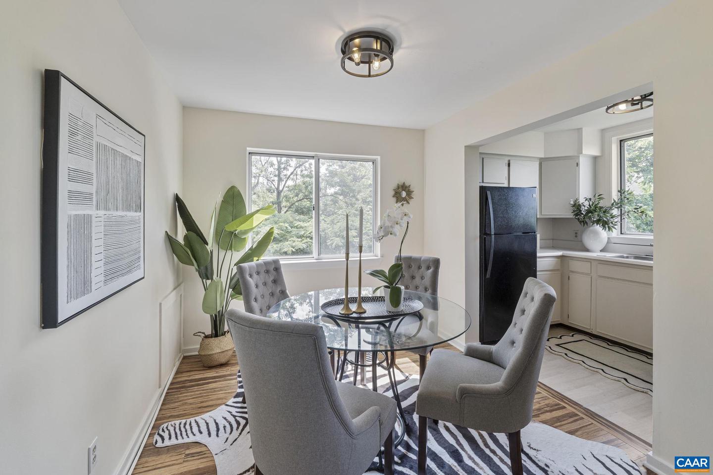 1612 F MONTICELLO AVE, CHARLOTTESVILLE, Virginia 22902, 2 Bedrooms Bedrooms, ,2 BathroomsBathrooms,Residential,For sale,1612 F MONTICELLO AVE,665581 MLS # 665581