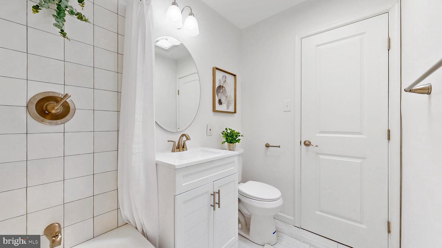 48 GIRARD ST NE, WASHINGTON, District Of Columbia 20002, 4 Bedrooms Bedrooms, ,2 BathroomsBathrooms,Residential,For sale,48 GIRARD ST NE,DCDC2205038 MLS # DCDC2205038