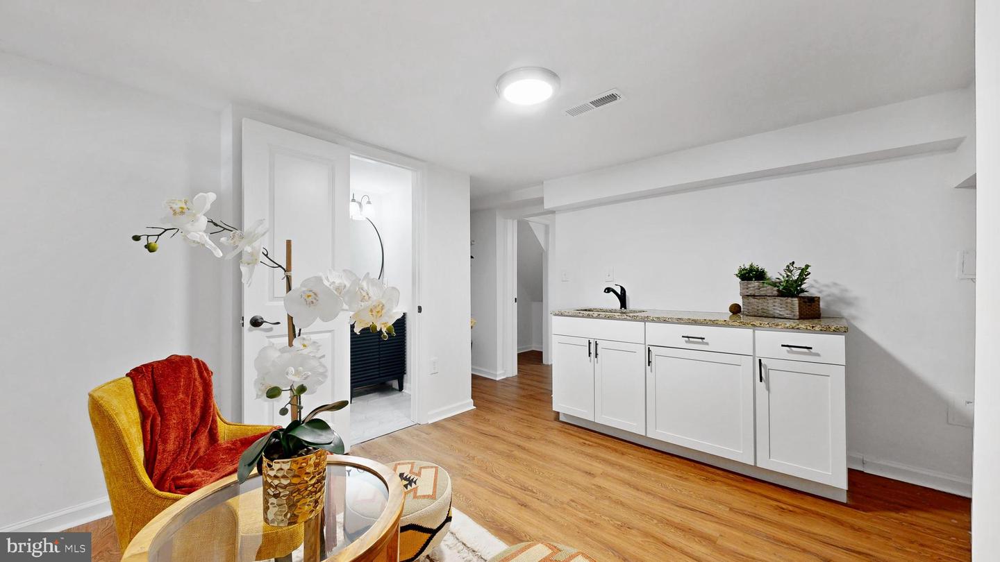 48 GIRARD ST NE, WASHINGTON, District Of Columbia 20002, 4 Bedrooms Bedrooms, ,2 BathroomsBathrooms,Residential,For sale,48 GIRARD ST NE,DCDC2205038 MLS # DCDC2205038