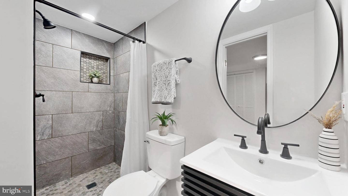 48 GIRARD ST NE, WASHINGTON, District Of Columbia 20002, 4 Bedrooms Bedrooms, ,2 BathroomsBathrooms,Residential,For sale,48 GIRARD ST NE,DCDC2205038 MLS # DCDC2205038