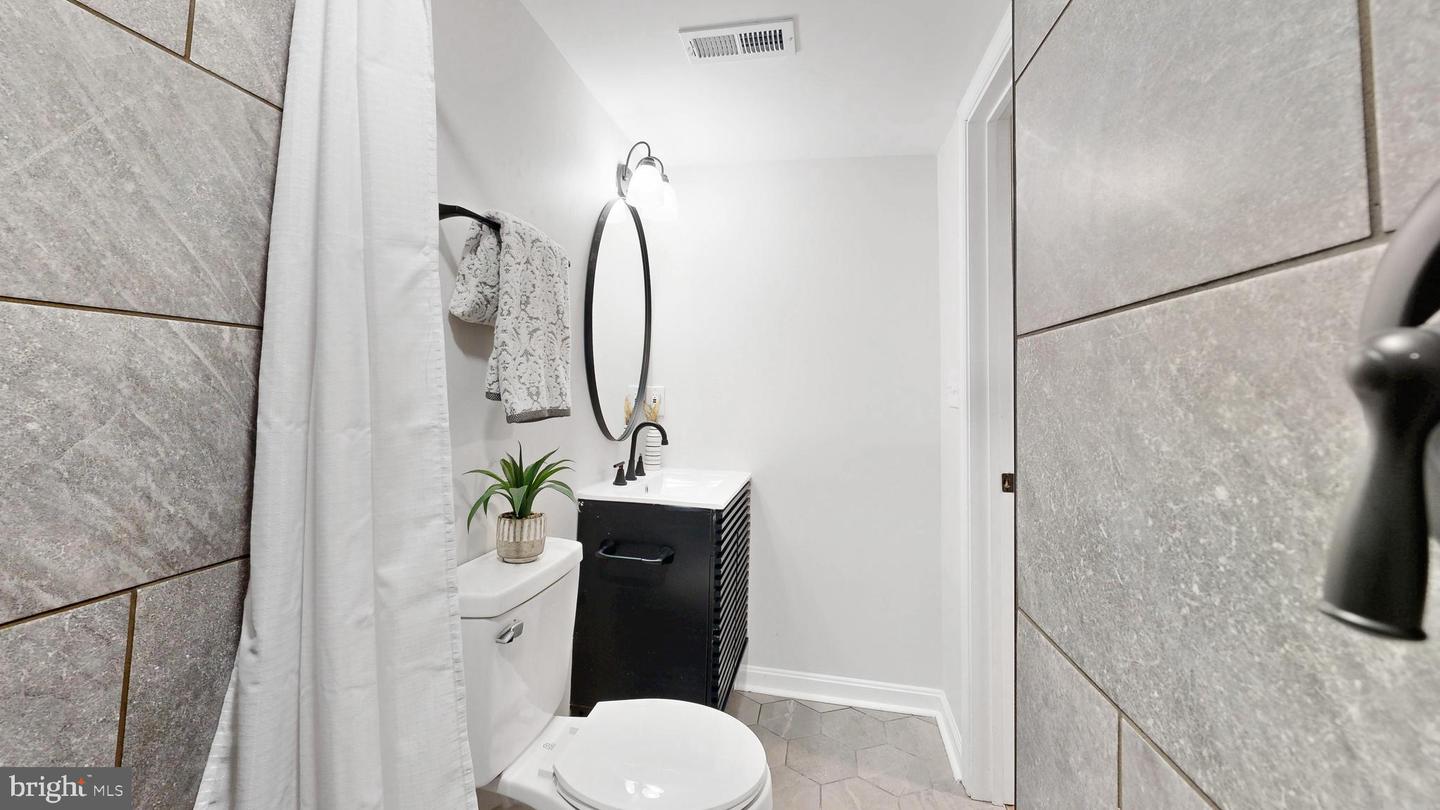 48 GIRARD ST NE, WASHINGTON, District Of Columbia 20002, 4 Bedrooms Bedrooms, ,2 BathroomsBathrooms,Residential,For sale,48 GIRARD ST NE,DCDC2205038 MLS # DCDC2205038