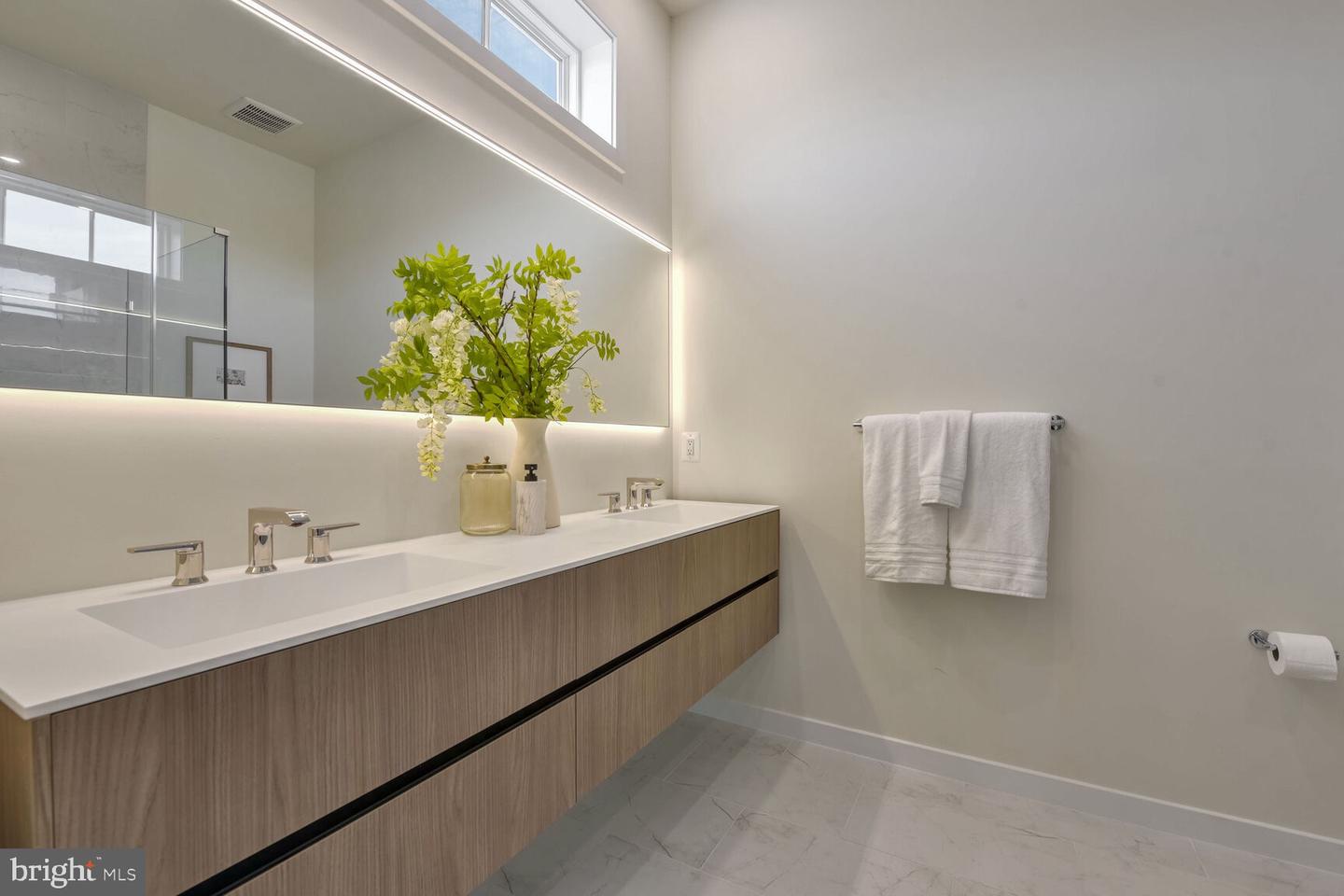 119 PARK ST NE #A, VIENNA, Virginia 22180, 3 Bedrooms Bedrooms, ,3 BathroomsBathrooms,Residential,For sale,119 PARK ST NE #A,VAFX2246674 MLS # VAFX2246674