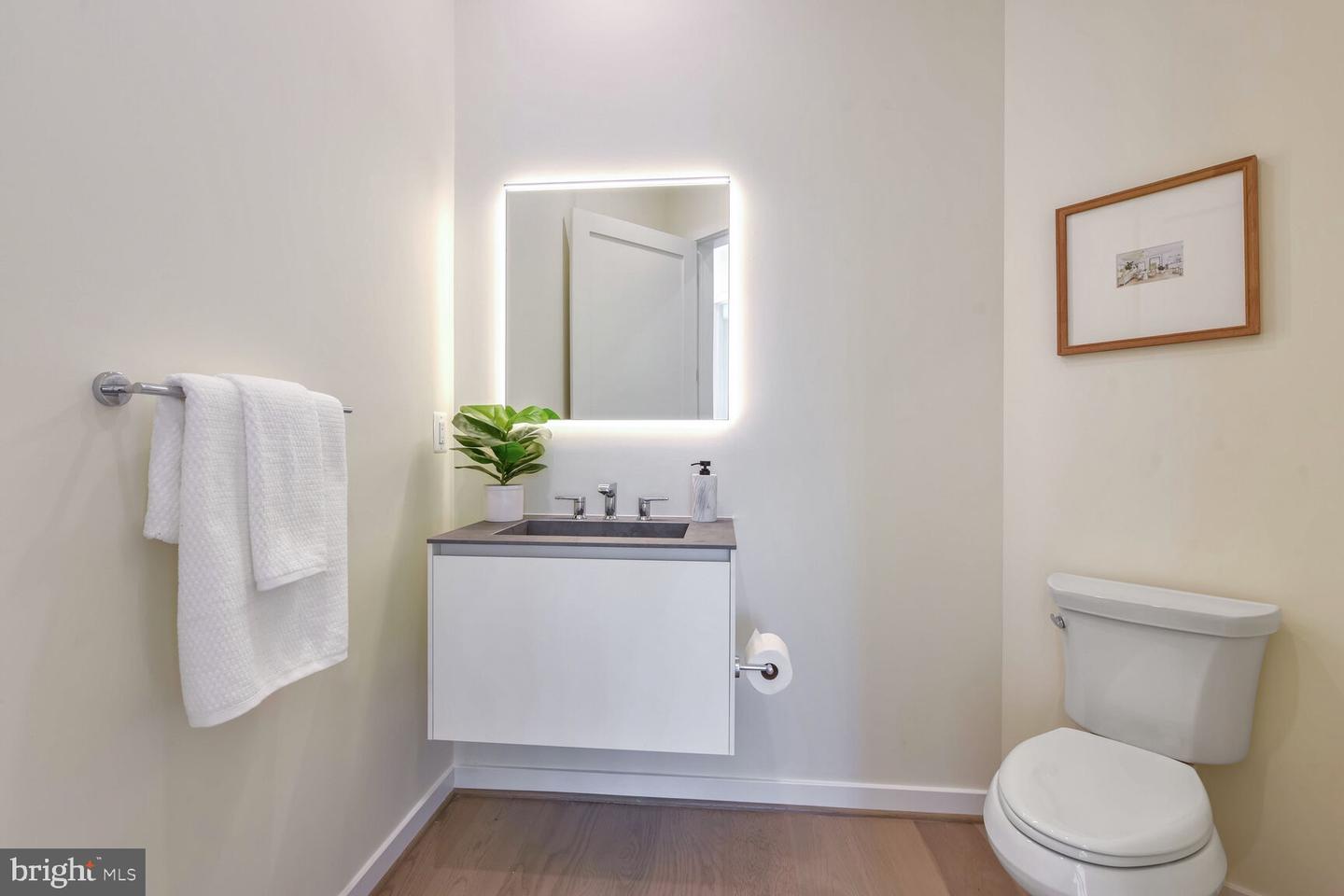 119 PARK ST NE #A, VIENNA, Virginia 22180, 3 Bedrooms Bedrooms, ,3 BathroomsBathrooms,Residential,For sale,119 PARK ST NE #A,VAFX2246674 MLS # VAFX2246674