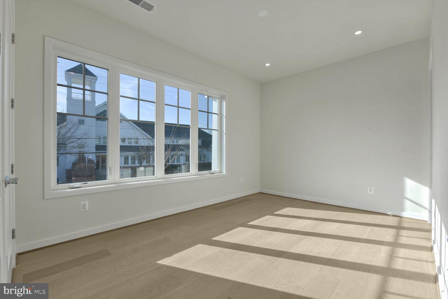 119 PARK ST NE #A, VIENNA, Virginia 22180, 3 Bedrooms Bedrooms, ,3 BathroomsBathrooms,Residential,For sale,119 PARK ST NE #A,VAFX2246674 MLS # VAFX2246674