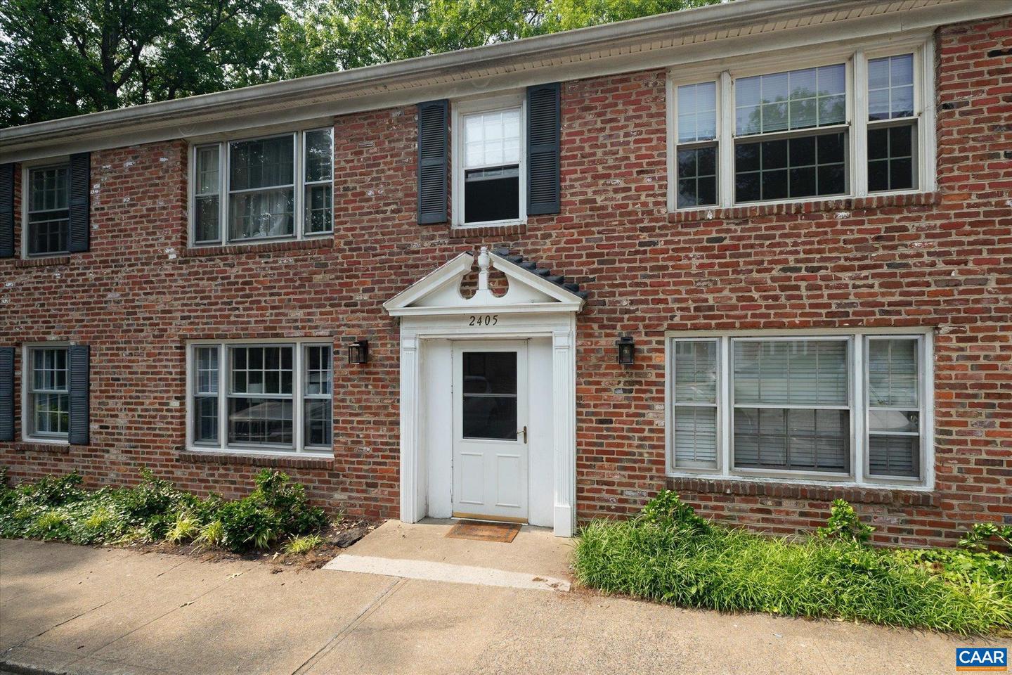 2405 BARRACKS CT #2, CHARLOTTESVILLE, Virginia 22901, 2 Bedrooms Bedrooms, ,1 BathroomBathrooms,Residential,For sale,2405 BARRACKS CT #2,665588 MLS # 665588