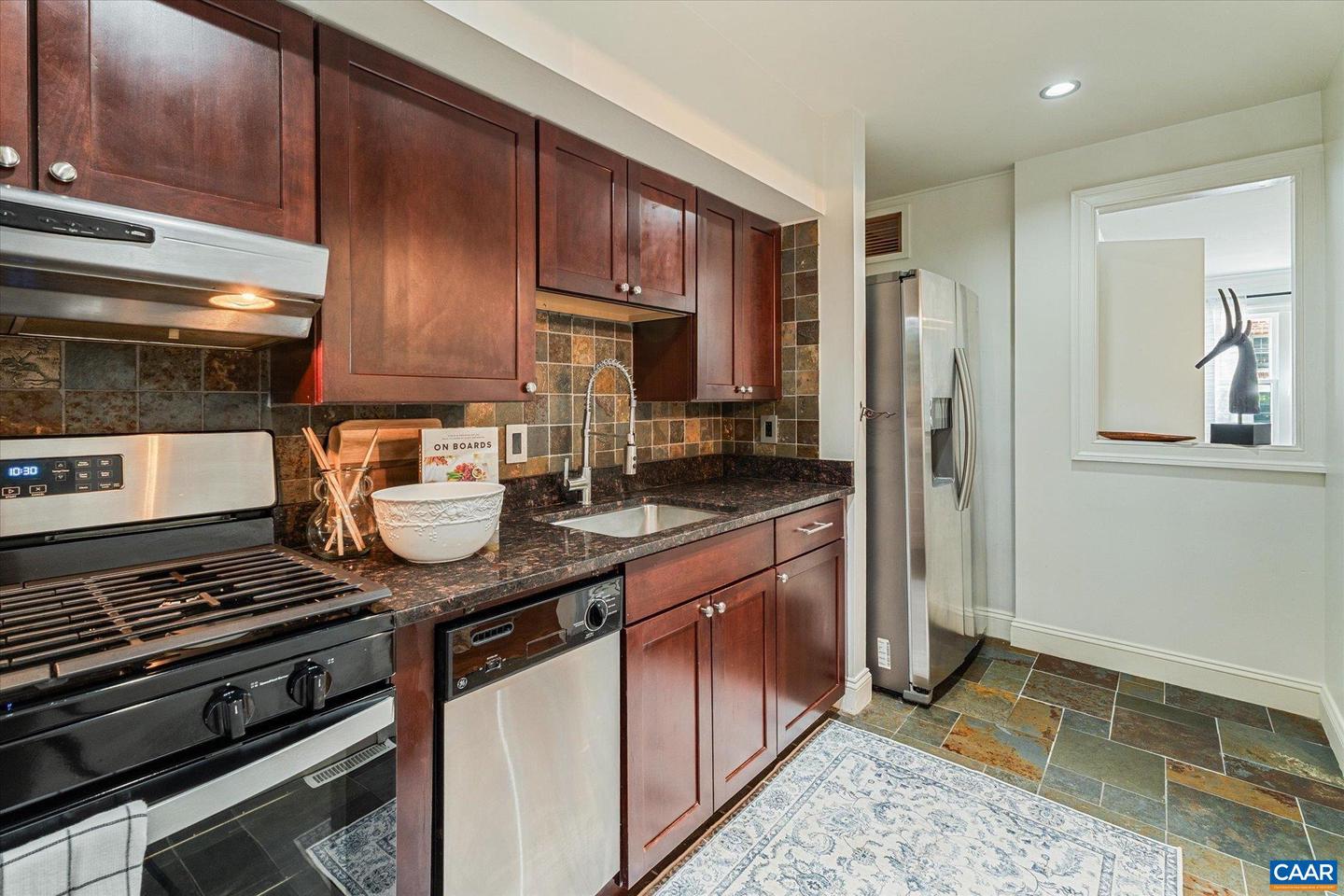 2405 BARRACKS CT #2, CHARLOTTESVILLE, Virginia 22901, 2 Bedrooms Bedrooms, ,1 BathroomBathrooms,Residential,For sale,2405 BARRACKS CT #2,665588 MLS # 665588