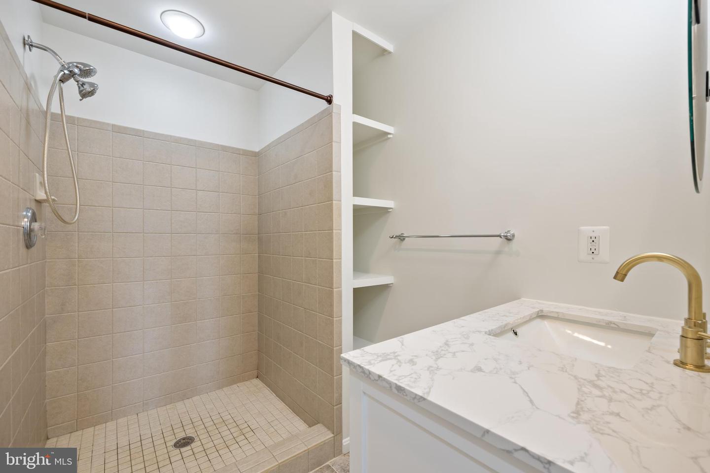 14340 ROSEFINCH CIR, LEESBURG, Virginia 20176, 4 Bedrooms Bedrooms, ,3 BathroomsBathrooms,Residential,For sale,14340 ROSEFINCH CIR,VALO2091566 MLS # VALO2091566