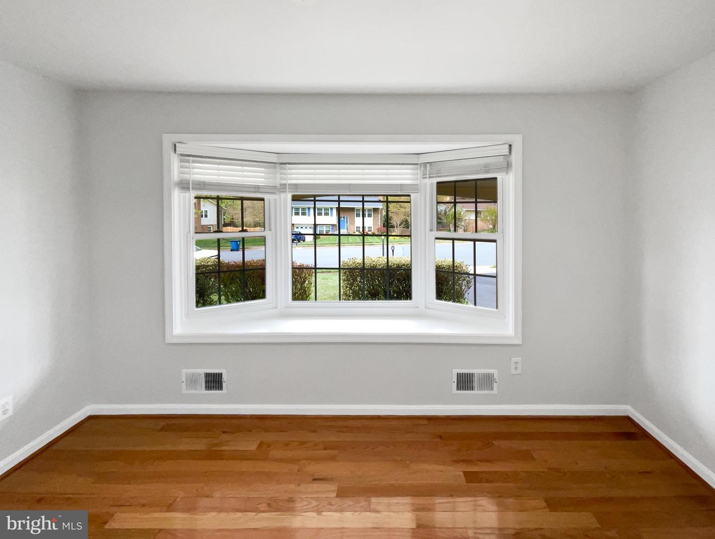 4987 DEQUINCEY DR, FAIRFAX, Virginia 22032, 4 Bedrooms Bedrooms, ,3 BathroomsBathrooms,Residential,For sale,4987 DEQUINCEY DR,VAFX2234148 MLS # VAFX2234148