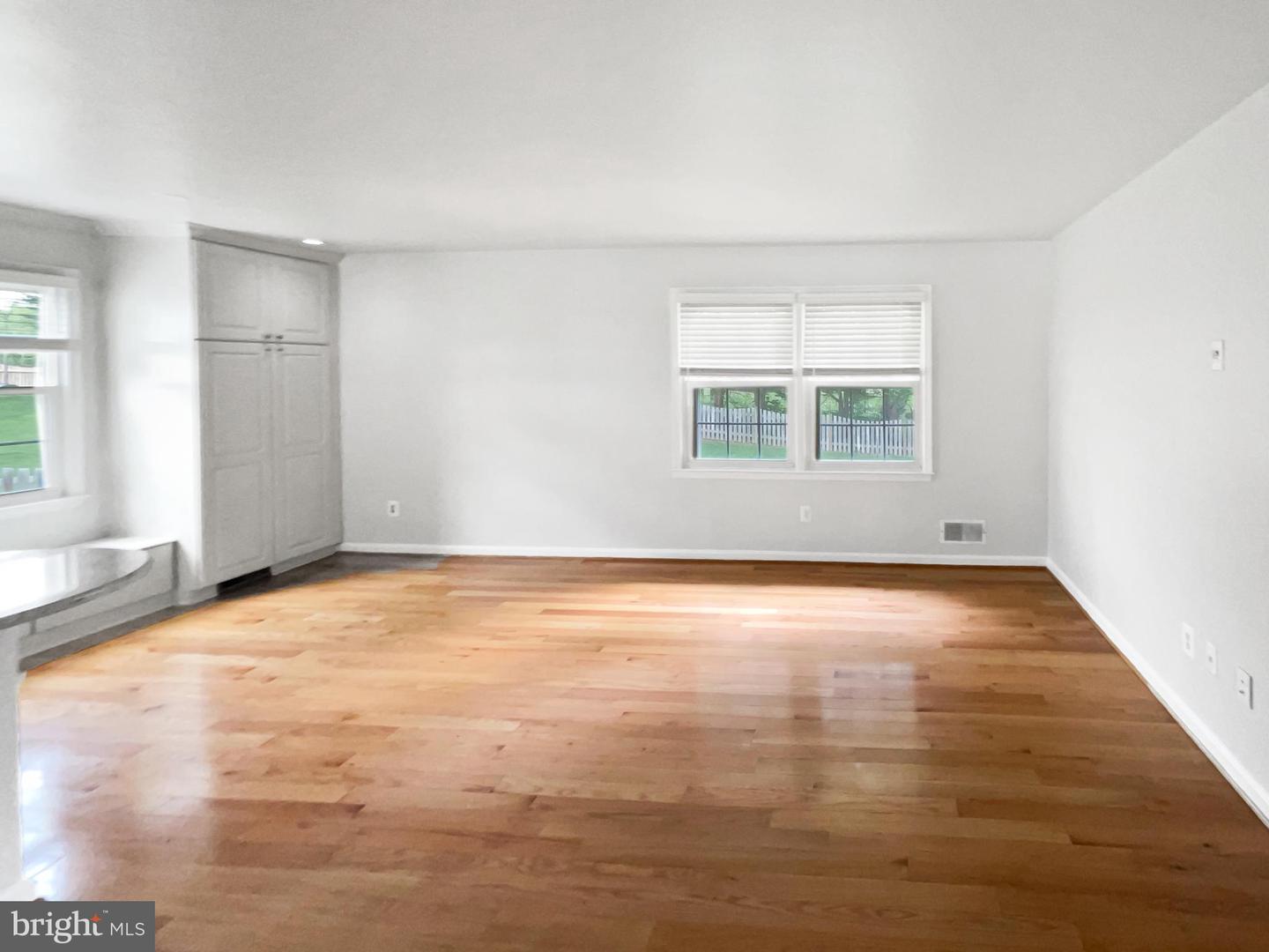 4987 DEQUINCEY DR, FAIRFAX, Virginia 22032, 4 Bedrooms Bedrooms, ,3 BathroomsBathrooms,Residential,For sale,4987 DEQUINCEY DR,VAFX2234148 MLS # VAFX2234148