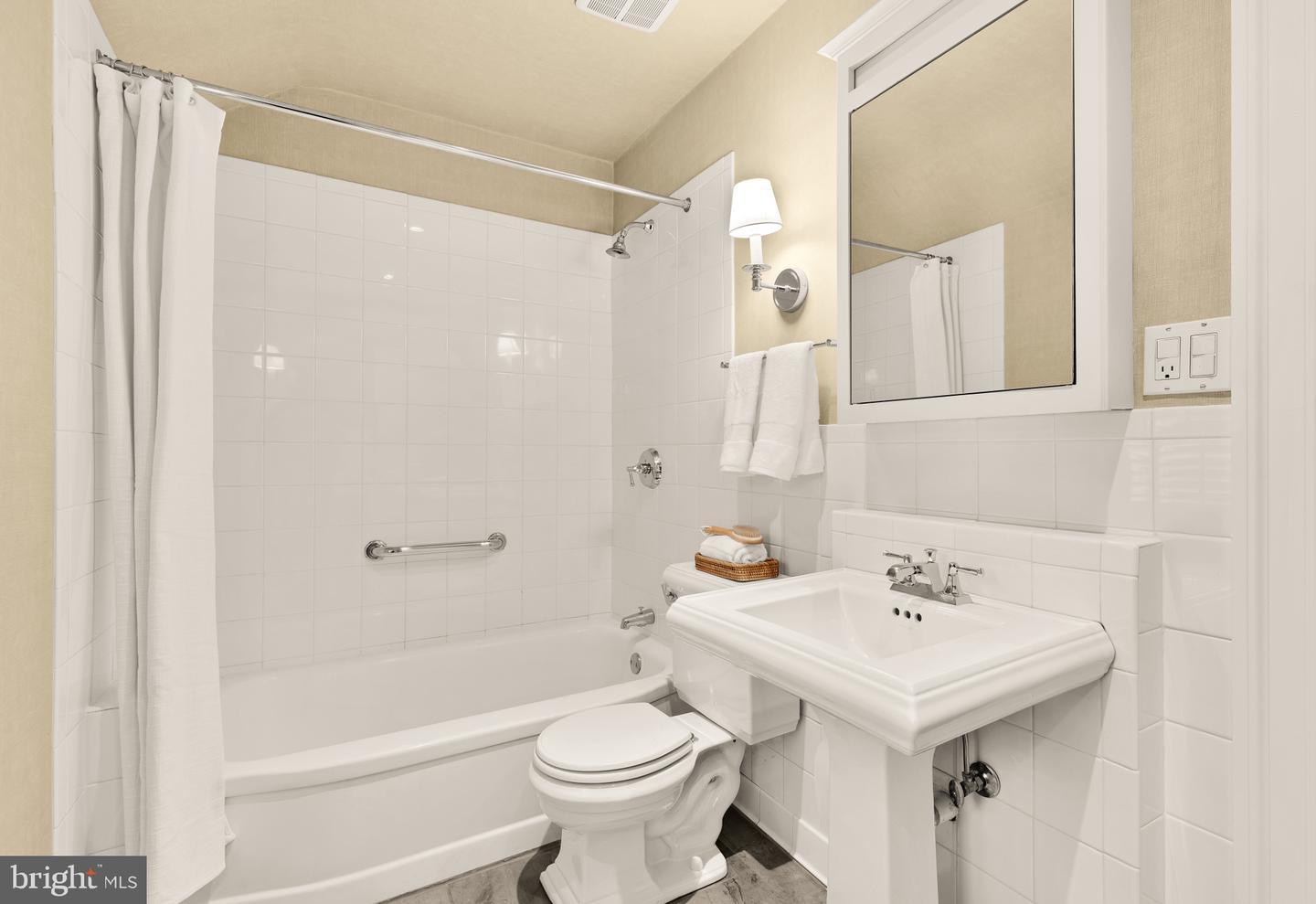 4320 LORCOM LN, ARLINGTON, Virginia 22207, 4 Bedrooms Bedrooms, ,2 BathroomsBathrooms,Residential,For sale,4320 LORCOM LN,VAAR2056350 MLS # VAAR2056350