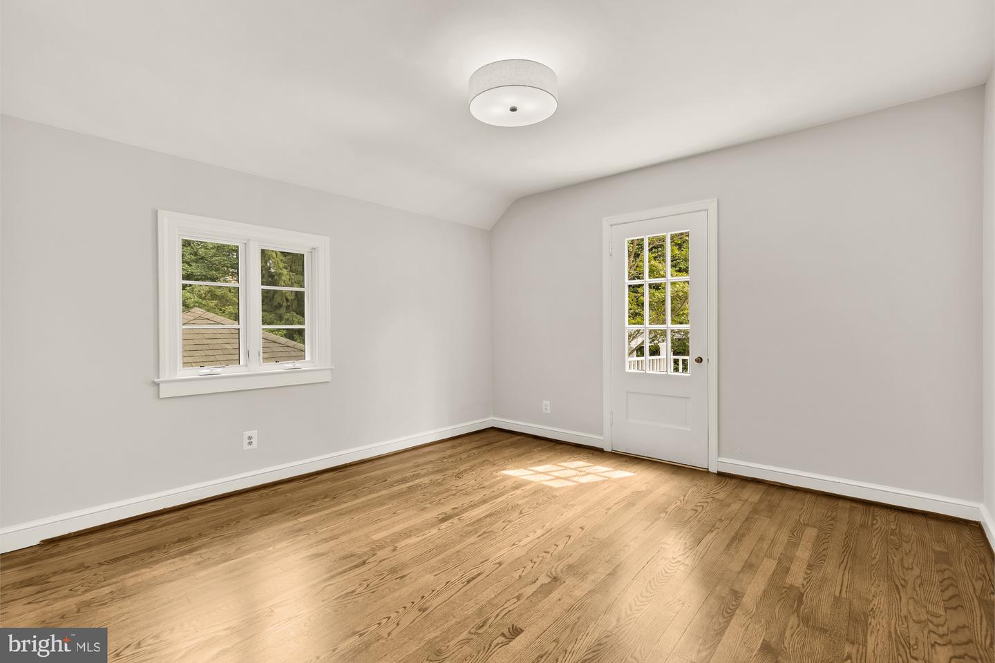 4320 LORCOM LN, ARLINGTON, Virginia 22207, 4 Bedrooms Bedrooms, ,2 BathroomsBathrooms,Residential,For sale,4320 LORCOM LN,VAAR2056350 MLS # VAAR2056350