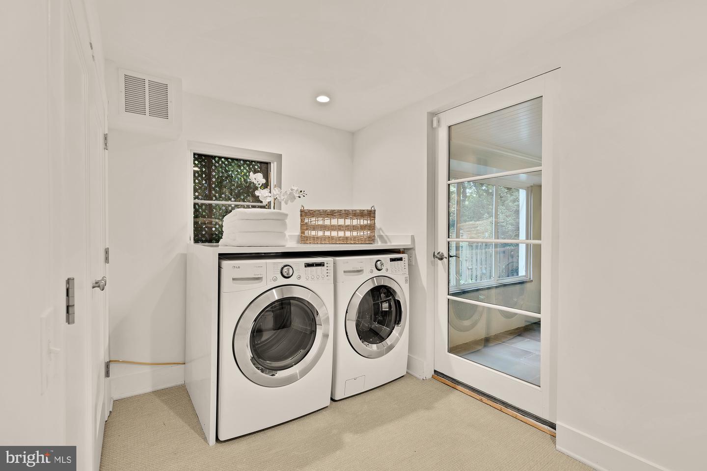 4320 LORCOM LN, ARLINGTON, Virginia 22207, 4 Bedrooms Bedrooms, ,2 BathroomsBathrooms,Residential,For sale,4320 LORCOM LN,VAAR2056350 MLS # VAAR2056350