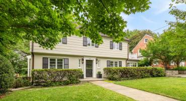 4320 LORCOM LN, ARLINGTON, Virginia 22207, 4 Bedrooms Bedrooms, ,2 BathroomsBathrooms,Residential,For sale,4320 LORCOM LN,VAAR2056350 MLS # VAAR2056350