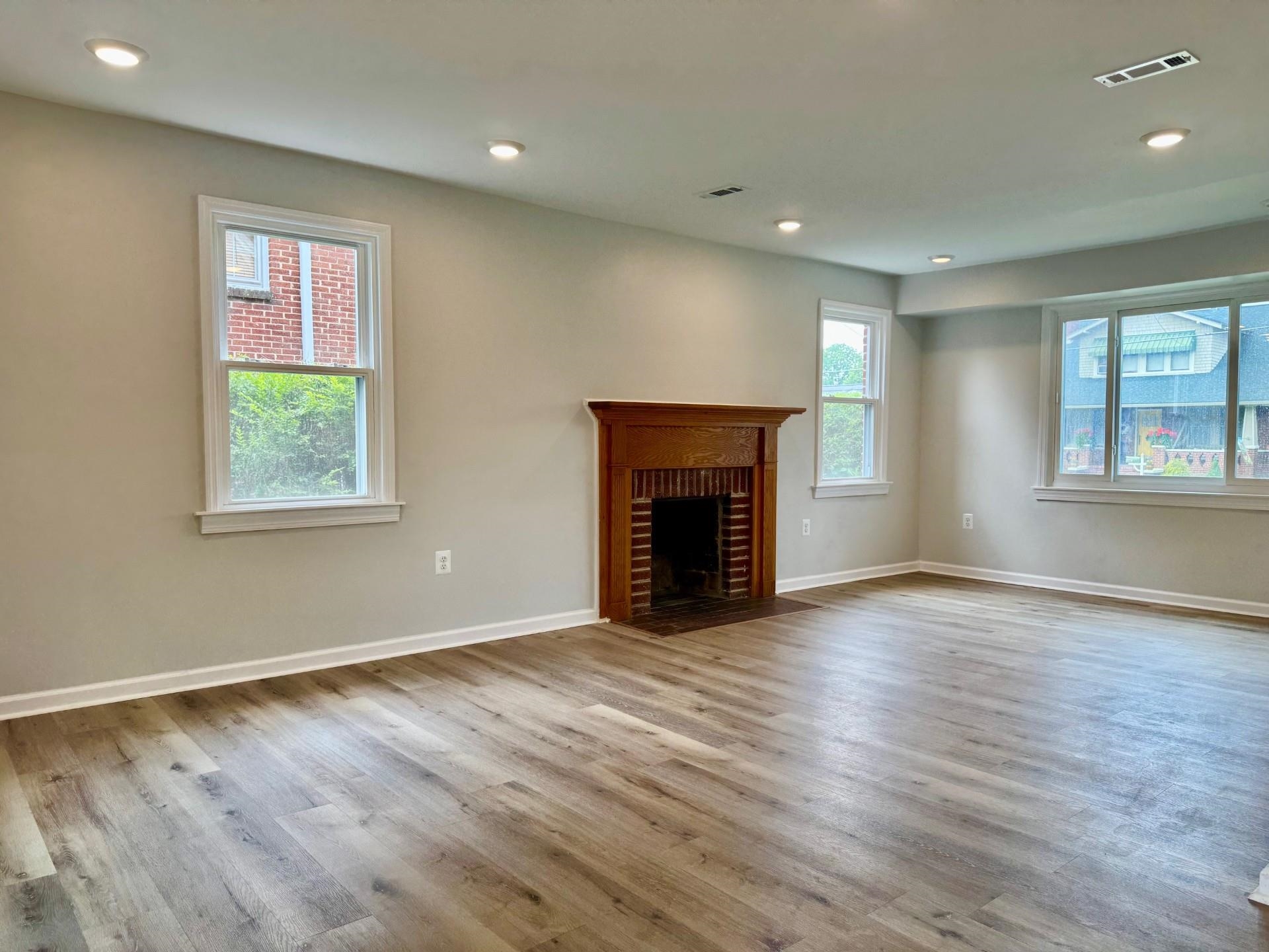 356 FLORENCE AVE, WAYNESBORO, Virginia 22980, 2 Bedrooms Bedrooms, ,1 BathroomBathrooms,Residential,356 FLORENCE AVE,665595 MLS # 665595
