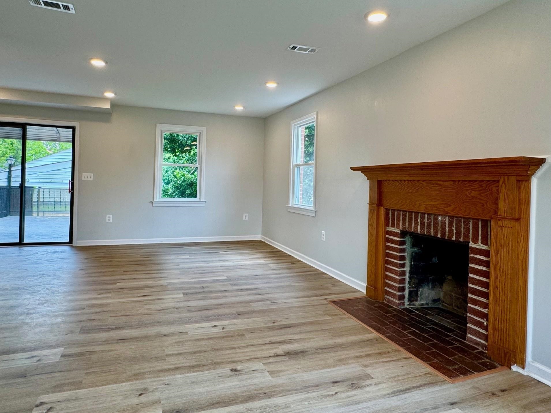 356 FLORENCE AVE, WAYNESBORO, Virginia 22980, 2 Bedrooms Bedrooms, ,1 BathroomBathrooms,Residential,356 FLORENCE AVE,665595 MLS # 665595