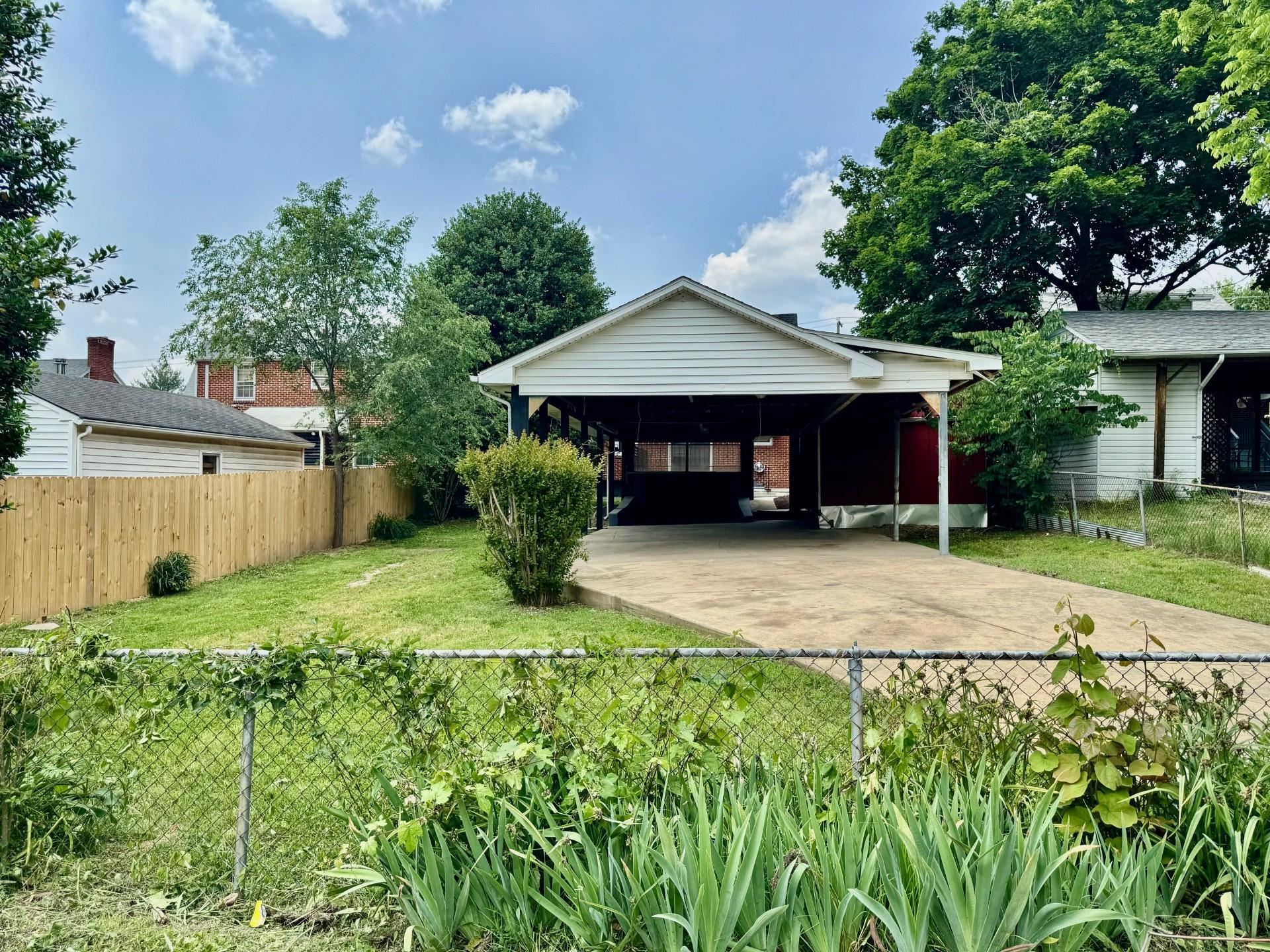 356 FLORENCE AVE, WAYNESBORO, Virginia 22980, 2 Bedrooms Bedrooms, ,1 BathroomBathrooms,Residential,356 FLORENCE AVE,665595 MLS # 665595