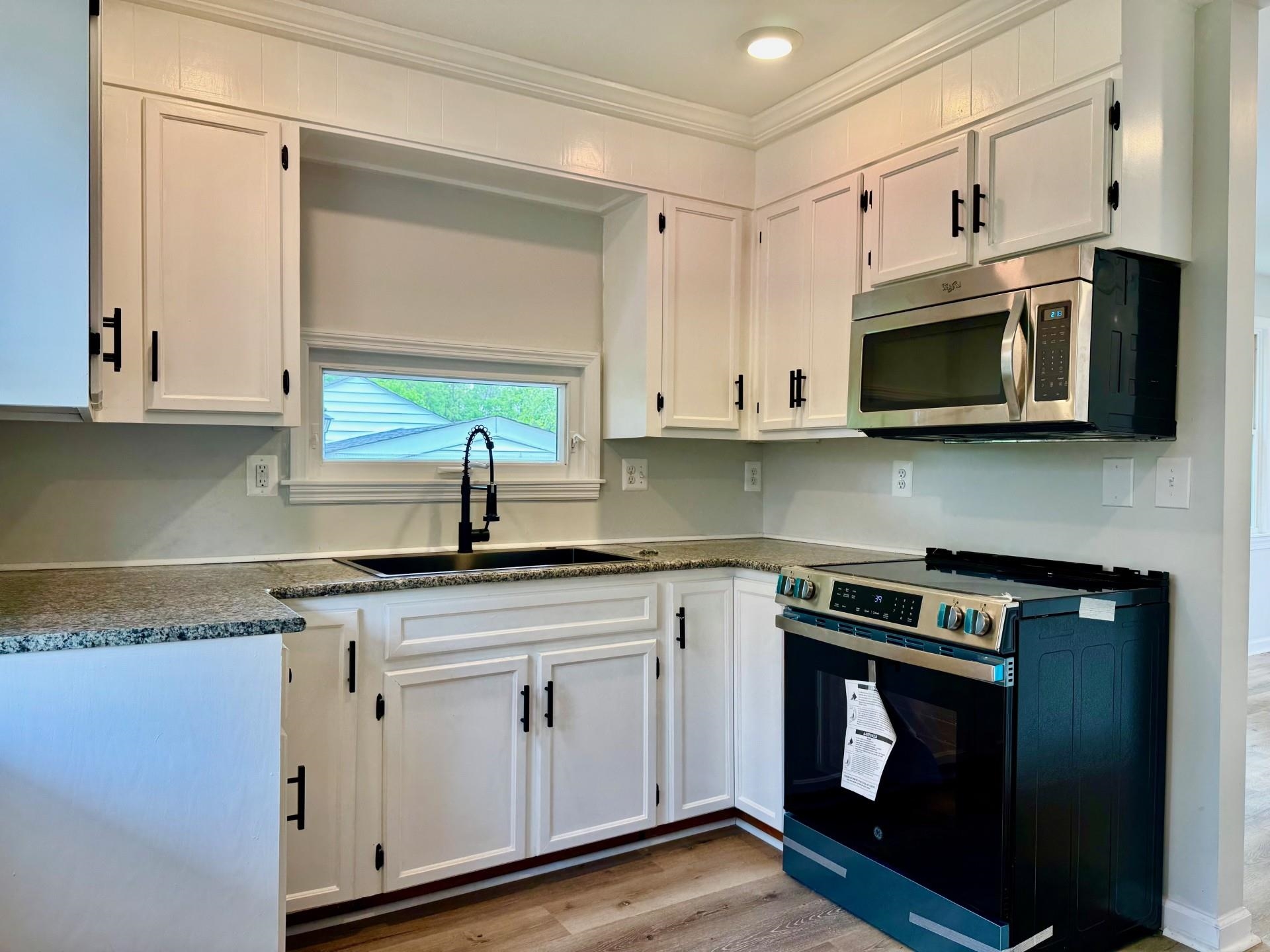356 FLORENCE AVE, WAYNESBORO, Virginia 22980, 2 Bedrooms Bedrooms, ,1 BathroomBathrooms,Residential,356 FLORENCE AVE,665595 MLS # 665595