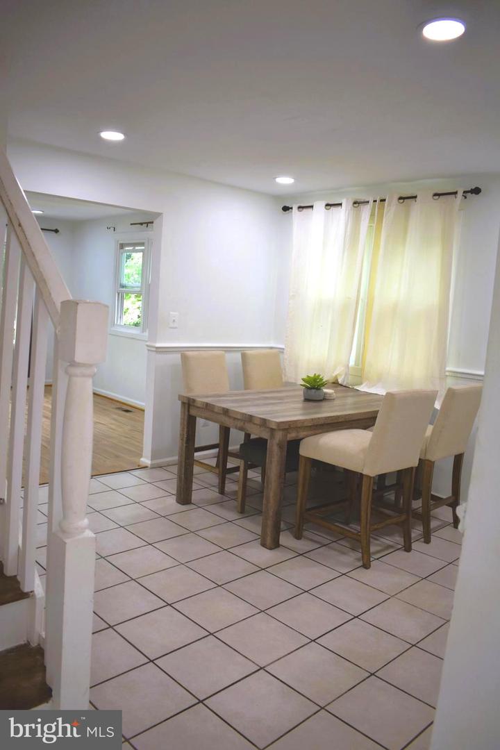 19127 WINDSOR RD, TRIANGLE, Virginia 22172, 4 Bedrooms Bedrooms, ,2 BathroomsBathrooms,Residential,For sale,19127 WINDSOR RD,VAPW2093656 MLS # VAPW2093656