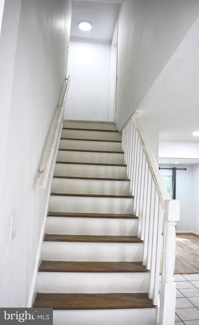 19127 WINDSOR RD, TRIANGLE, Virginia 22172, 4 Bedrooms Bedrooms, ,2 BathroomsBathrooms,Residential,For sale,19127 WINDSOR RD,VAPW2093656 MLS # VAPW2093656