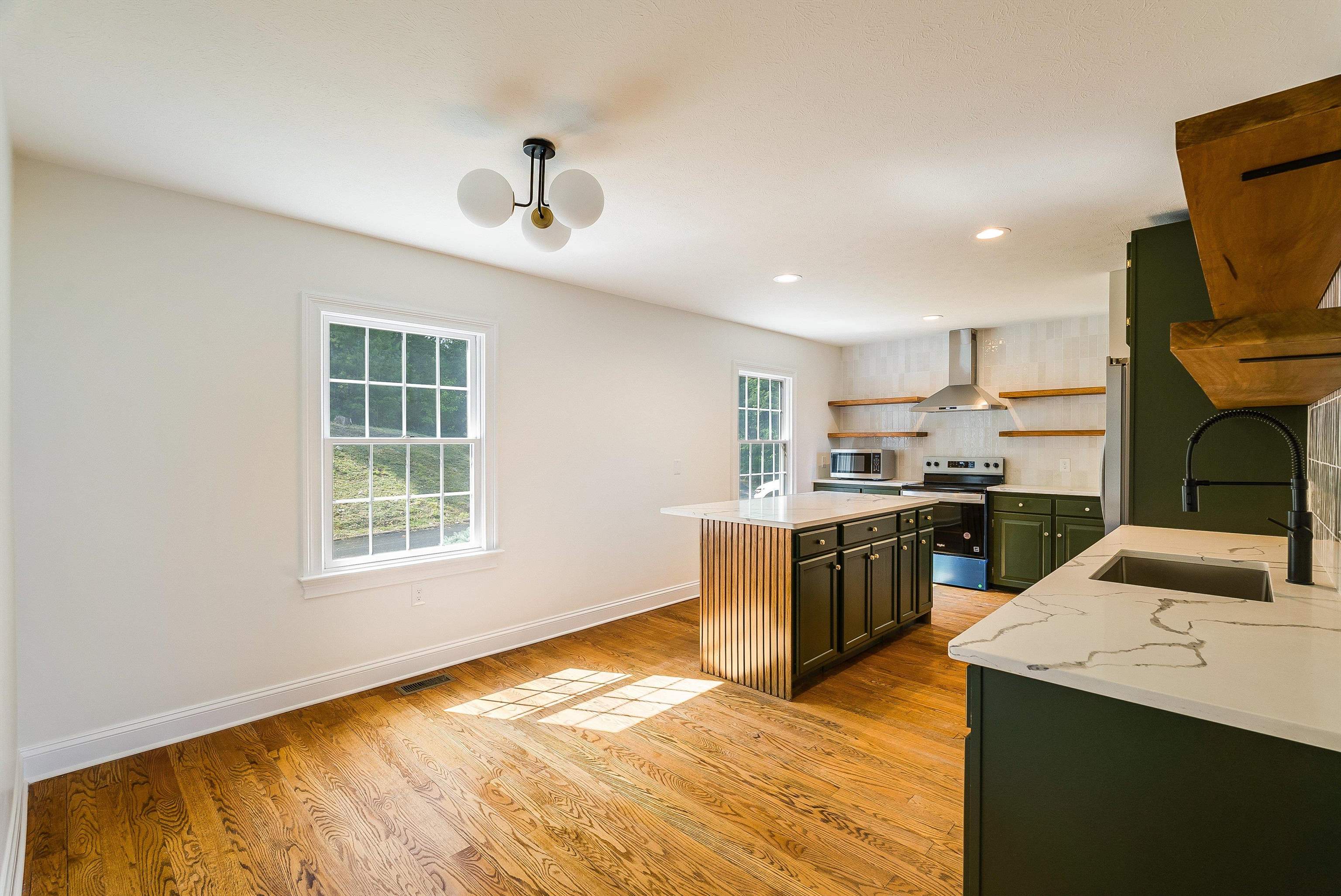 415 KNOB RD, ELKTON, Virginia 22827, 5 Bedrooms Bedrooms, ,4 BathroomsBathrooms,Residential,415 KNOB RD,665614 MLS # 665614