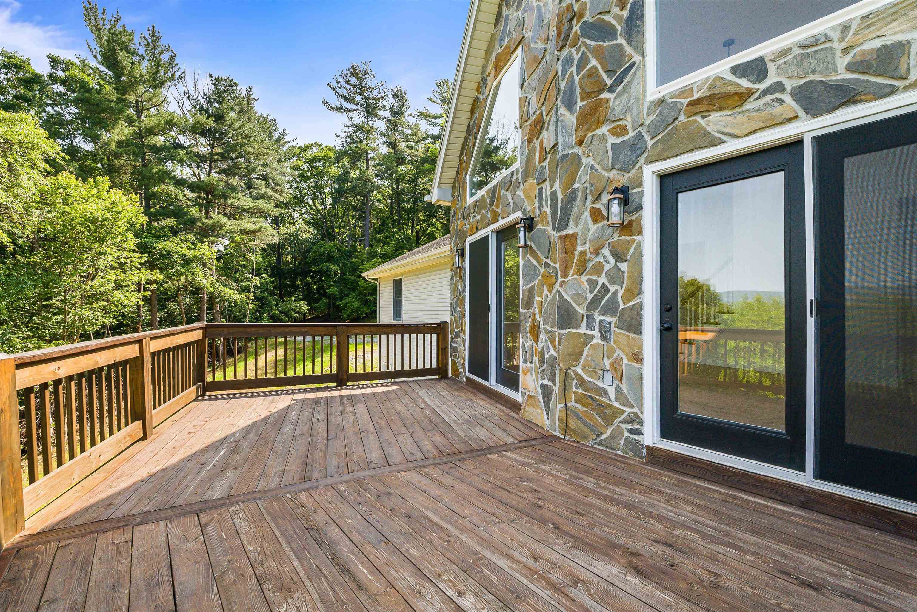 415 KNOB RD, ELKTON, Virginia 22827, 5 Bedrooms Bedrooms, ,4 BathroomsBathrooms,Residential,415 KNOB RD,665614 MLS # 665614