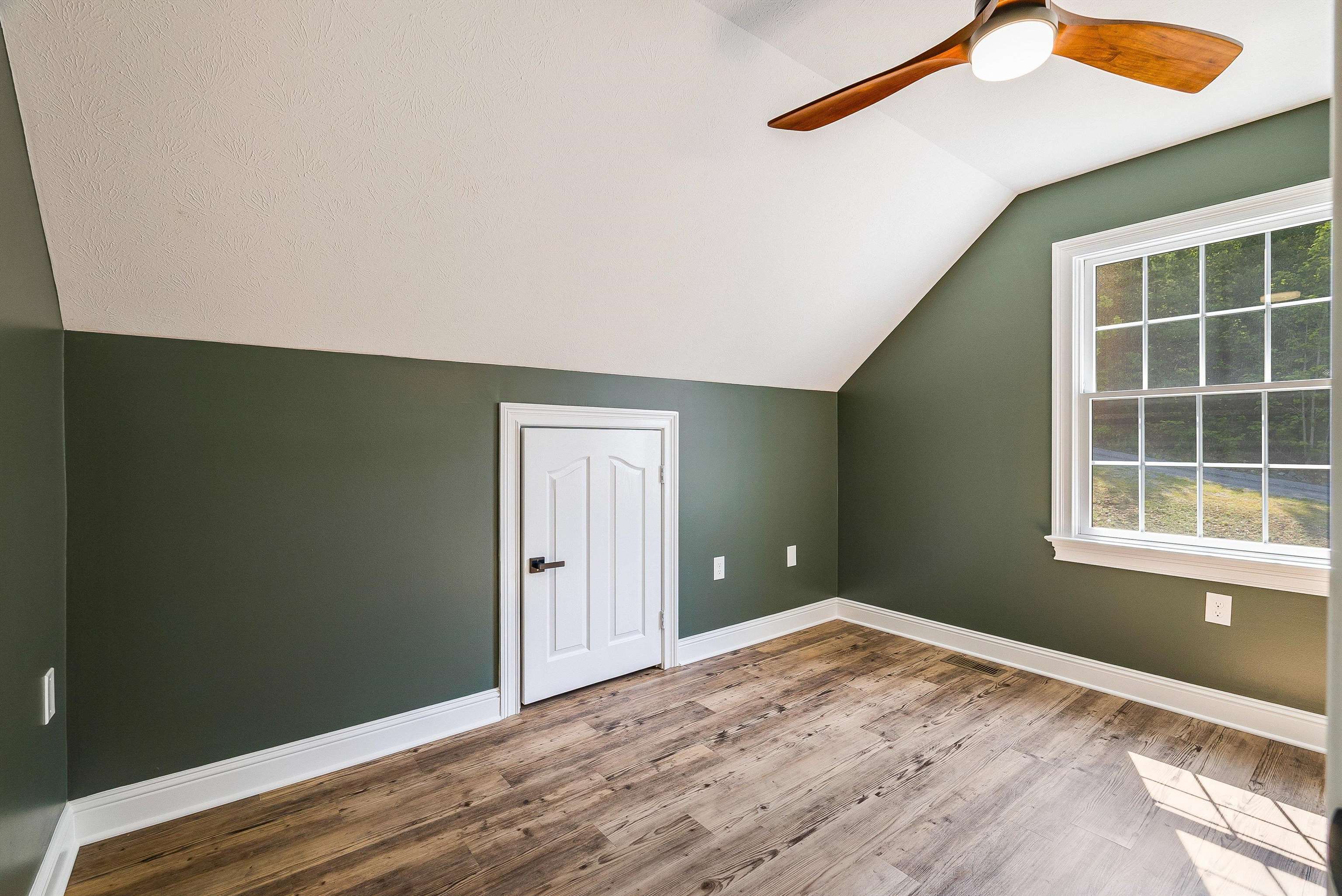415 KNOB RD, ELKTON, Virginia 22827, 5 Bedrooms Bedrooms, ,4 BathroomsBathrooms,Residential,415 KNOB RD,665614 MLS # 665614
