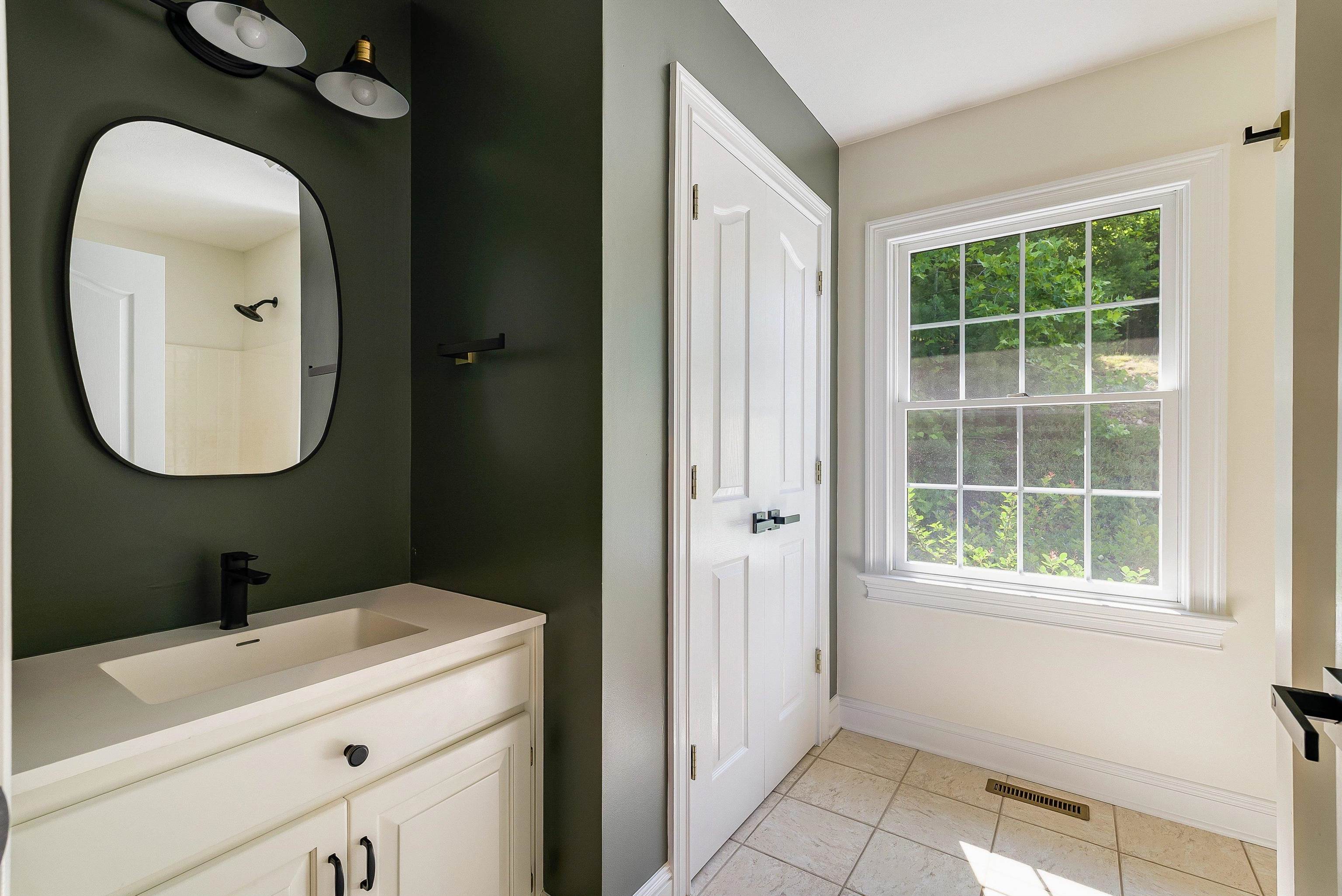 415 KNOB RD, ELKTON, Virginia 22827, 5 Bedrooms Bedrooms, ,4 BathroomsBathrooms,Residential,415 KNOB RD,665614 MLS # 665614