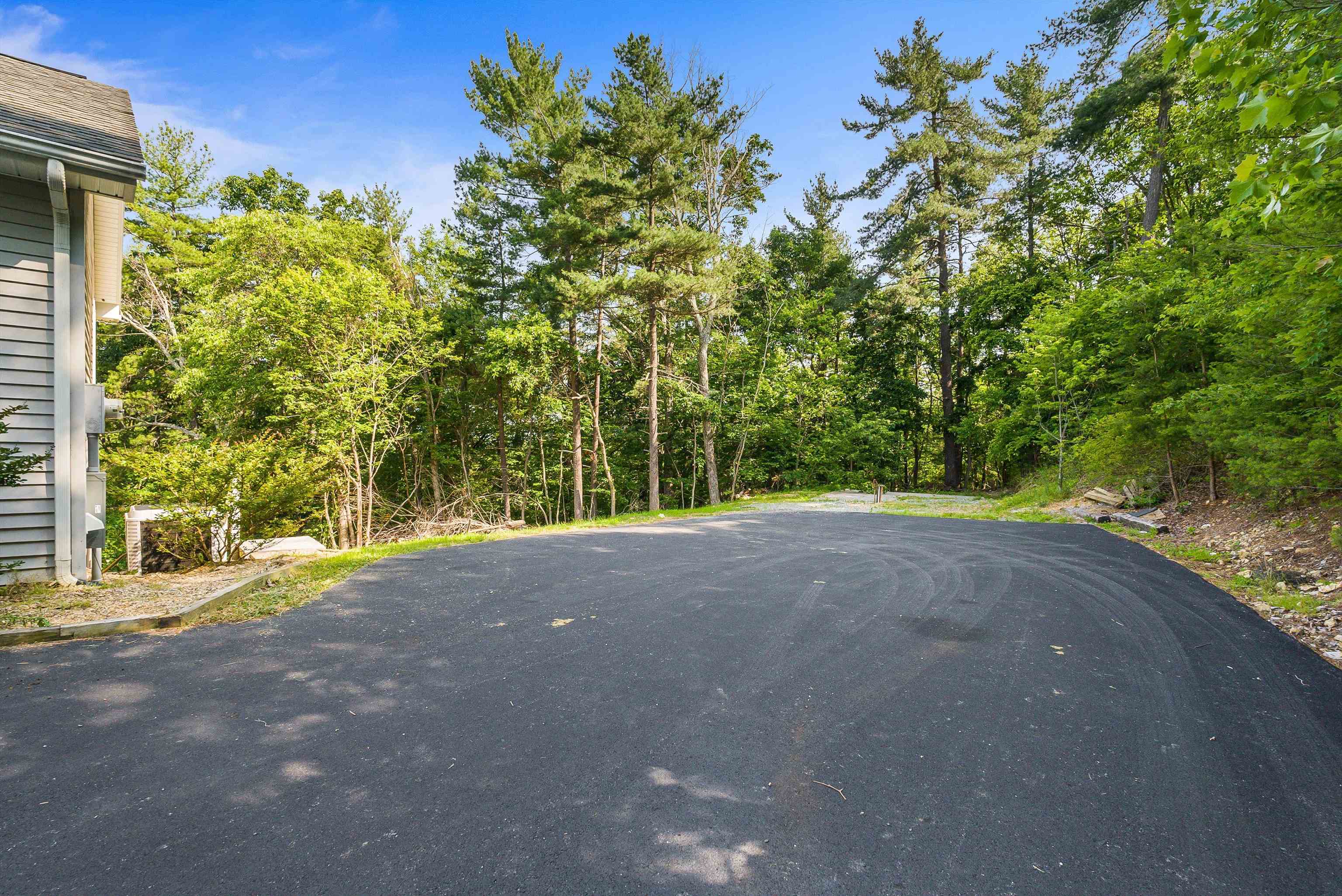 415 KNOB RD, ELKTON, Virginia 22827, 5 Bedrooms Bedrooms, ,4 BathroomsBathrooms,Residential,415 KNOB RD,665614 MLS # 665614