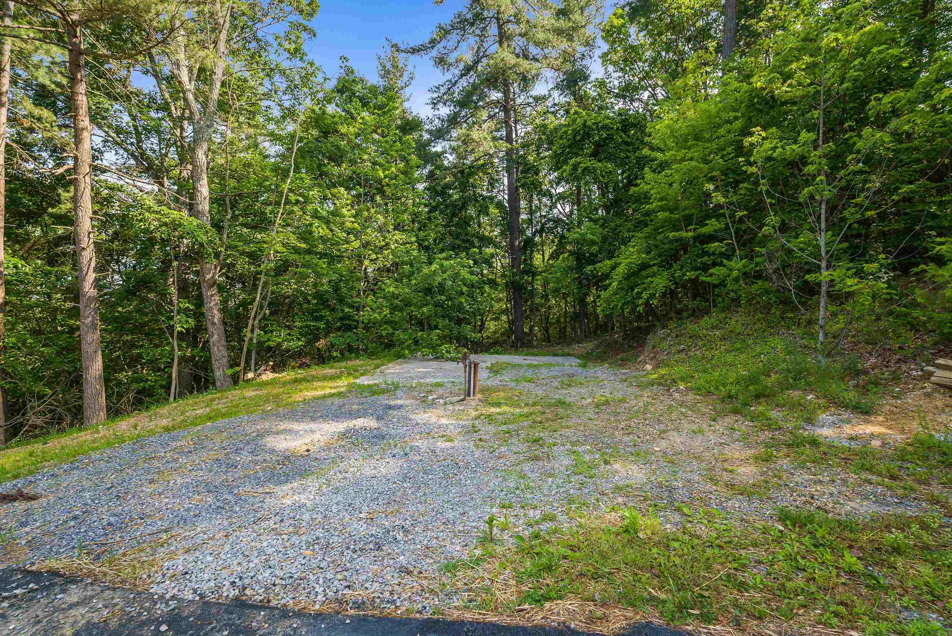 415 KNOB RD, ELKTON, Virginia 22827, 5 Bedrooms Bedrooms, ,4 BathroomsBathrooms,Residential,415 KNOB RD,665614 MLS # 665614