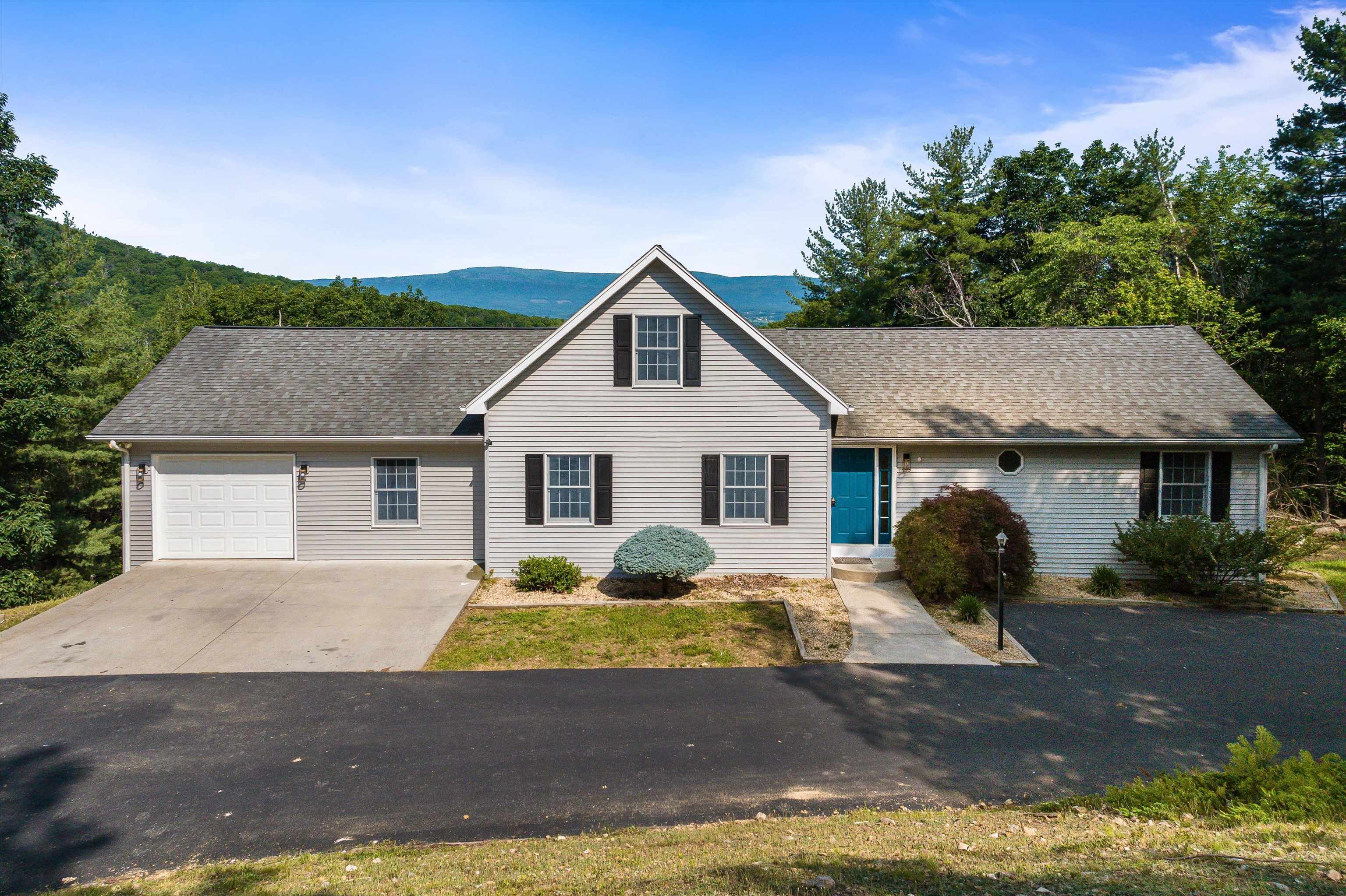 415 KNOB RD, ELKTON, Virginia 22827, 5 Bedrooms Bedrooms, ,4 BathroomsBathrooms,Residential,415 KNOB RD,665614 MLS # 665614