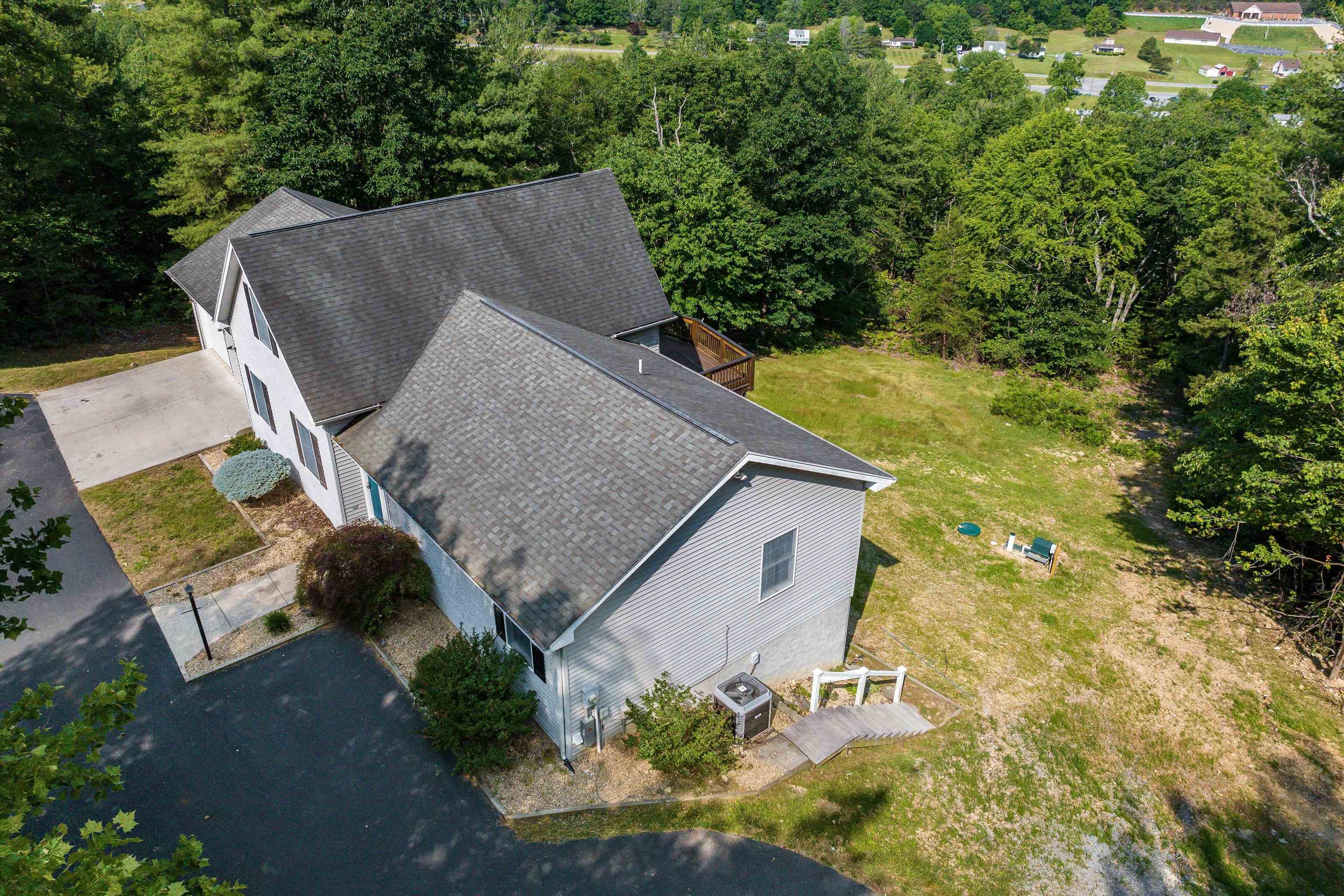 415 KNOB RD, ELKTON, Virginia 22827, 5 Bedrooms Bedrooms, ,4 BathroomsBathrooms,Residential,415 KNOB RD,665614 MLS # 665614