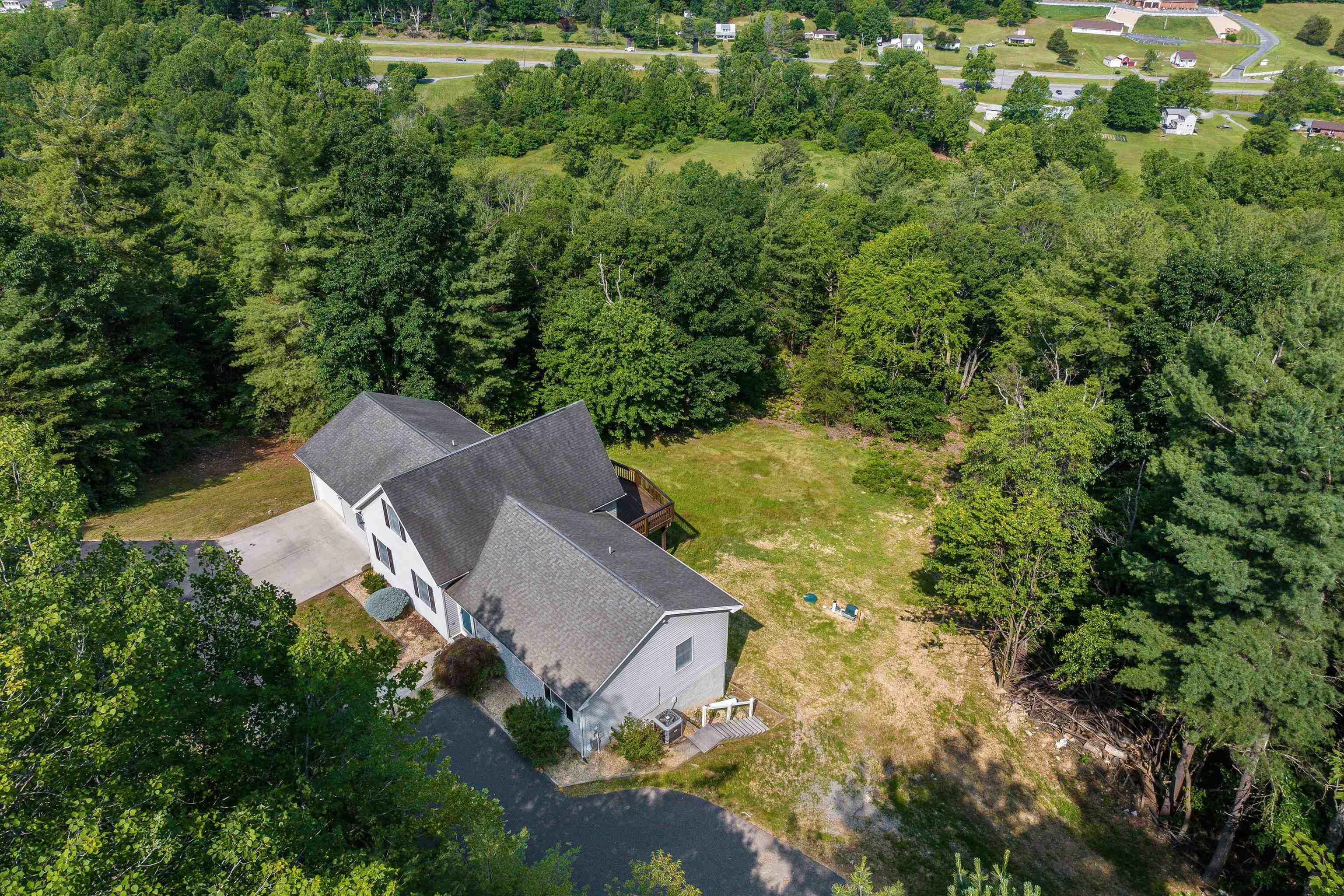 415 KNOB RD, ELKTON, Virginia 22827, 5 Bedrooms Bedrooms, ,4 BathroomsBathrooms,Residential,415 KNOB RD,665614 MLS # 665614
