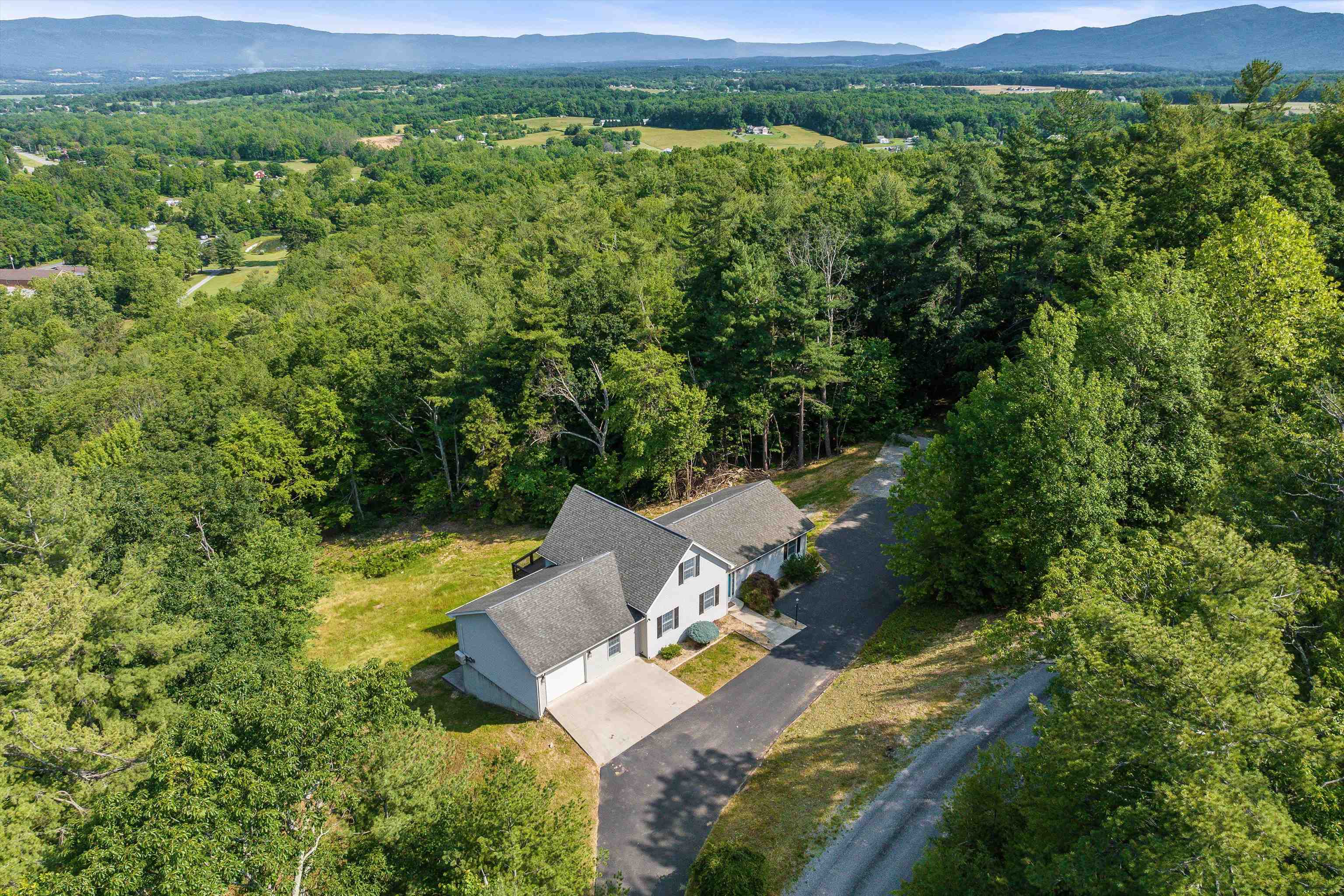 415 KNOB RD, ELKTON, Virginia 22827, 5 Bedrooms Bedrooms, ,4 BathroomsBathrooms,Residential,415 KNOB RD,665614 MLS # 665614