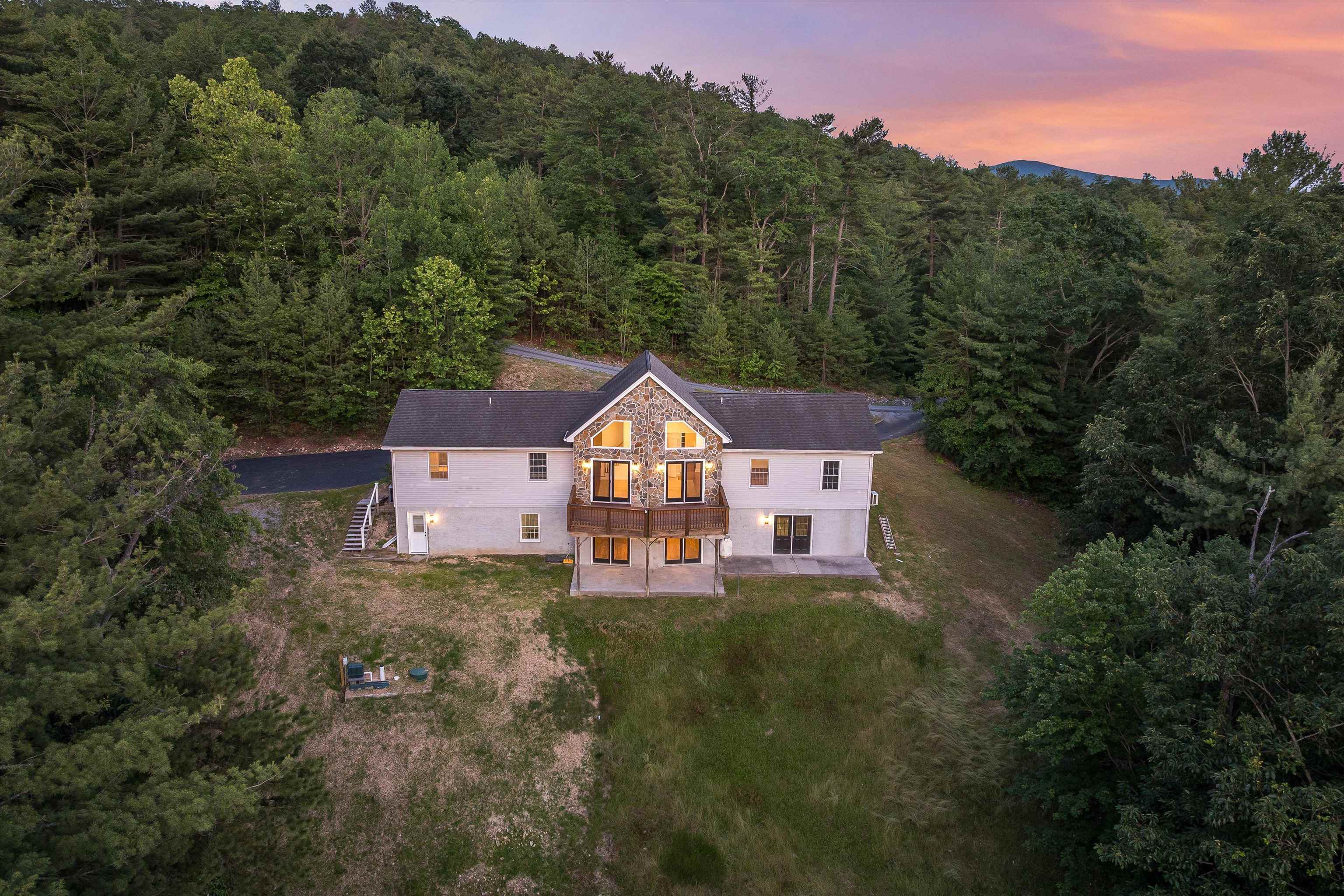 415 KNOB RD, ELKTON, Virginia 22827, 5 Bedrooms Bedrooms, ,4 BathroomsBathrooms,Residential,415 KNOB RD,665614 MLS # 665614