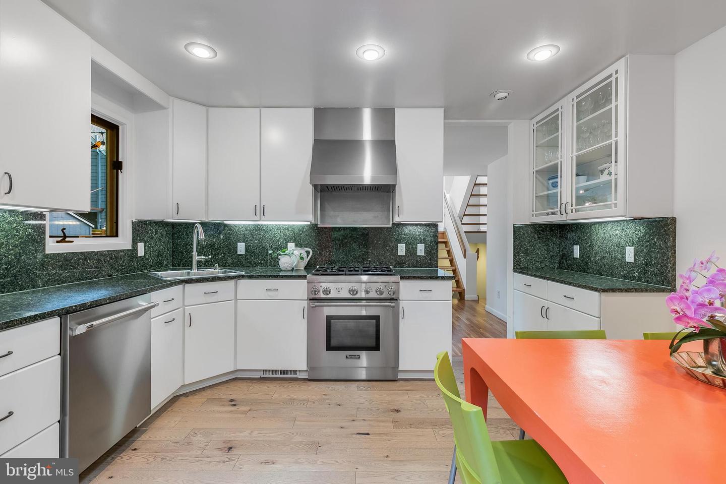 6885 MELROSE DR, MCLEAN, Virginia 22101, 5 Bedrooms Bedrooms, ,2 BathroomsBathrooms,Residential,For sale,6885 MELROSE DR,VAFX2238264 MLS # VAFX2238264