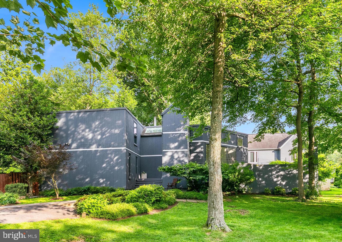 6885 MELROSE DR, MCLEAN, Virginia 22101, 5 Bedrooms Bedrooms, ,2 BathroomsBathrooms,Residential,For sale,6885 MELROSE DR,VAFX2238264 MLS # VAFX2238264