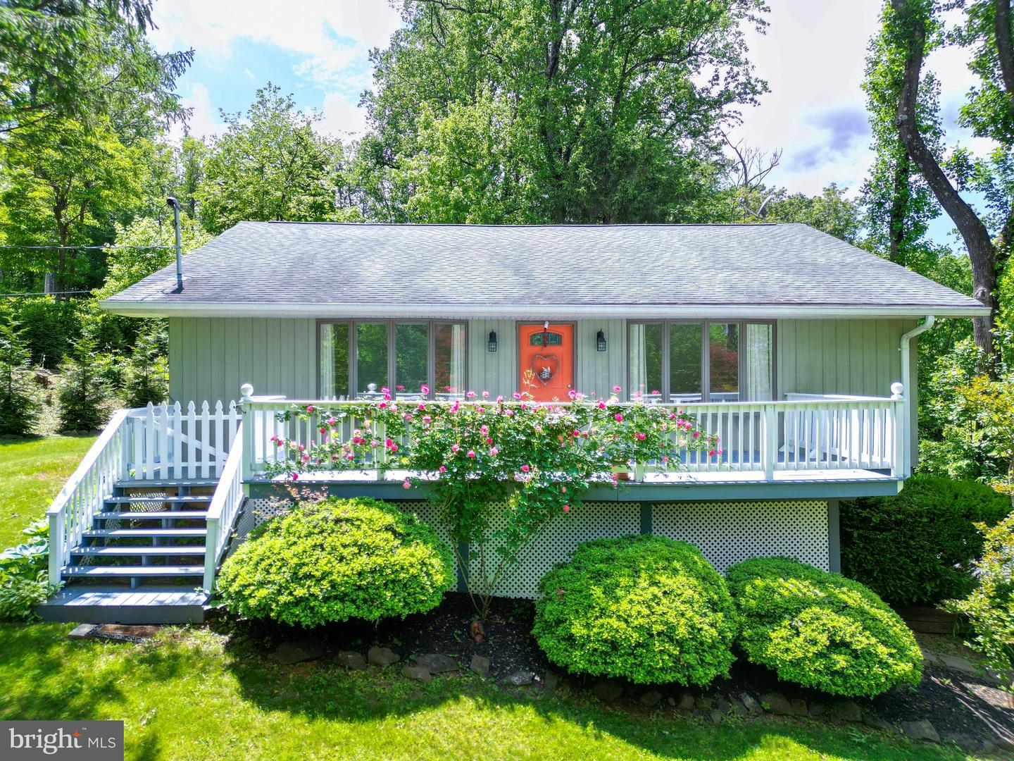 175 MOUNTAIN HEIGHTS RD, FRONT ROYAL, Virginia 22630, 2 Bedrooms Bedrooms, 9 Rooms Rooms,2 BathroomsBathrooms,Residential,For sale,175 MOUNTAIN HEIGHTS RD,VAWR2011142 MLS # VAWR2011142