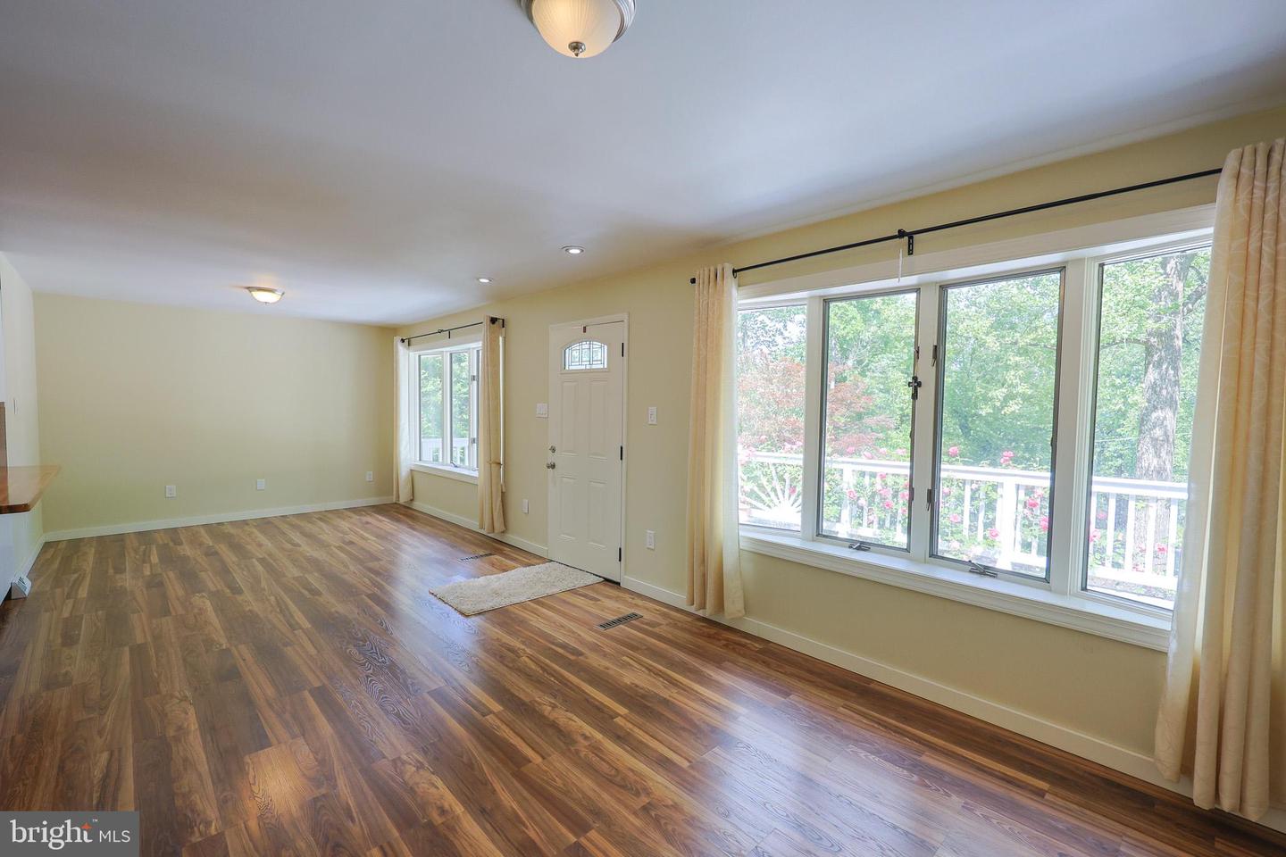 175 MOUNTAIN HEIGHTS RD, FRONT ROYAL, Virginia 22630, 2 Bedrooms Bedrooms, 9 Rooms Rooms,2 BathroomsBathrooms,Residential,For sale,175 MOUNTAIN HEIGHTS RD,VAWR2011142 MLS # VAWR2011142